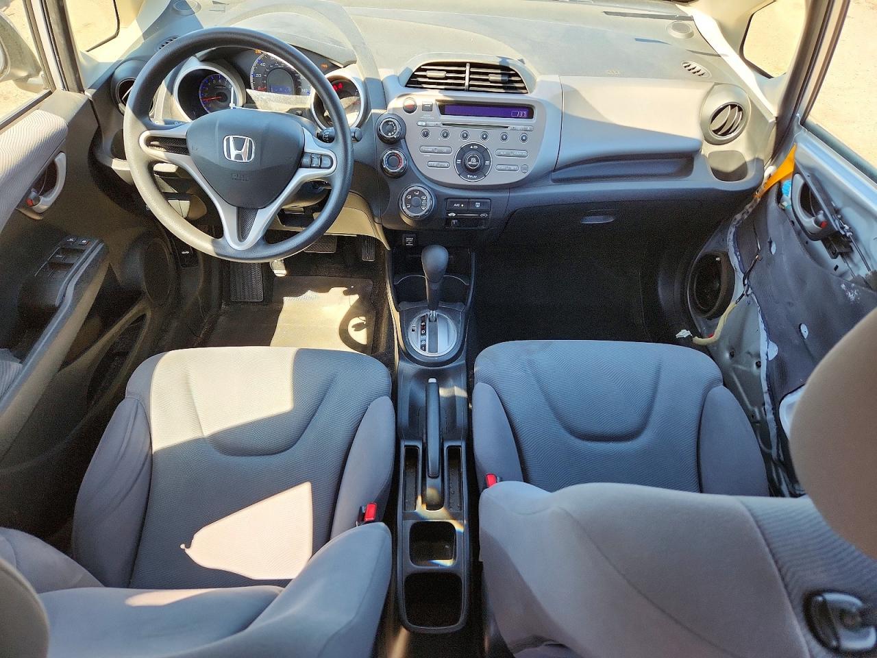 2012 Honda Fit Silver vin: JHMGE8H30CS004411