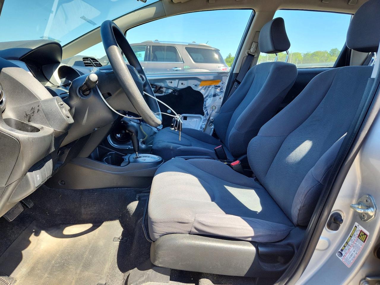 2012 Honda Fit Silver vin: JHMGE8H30CS004411