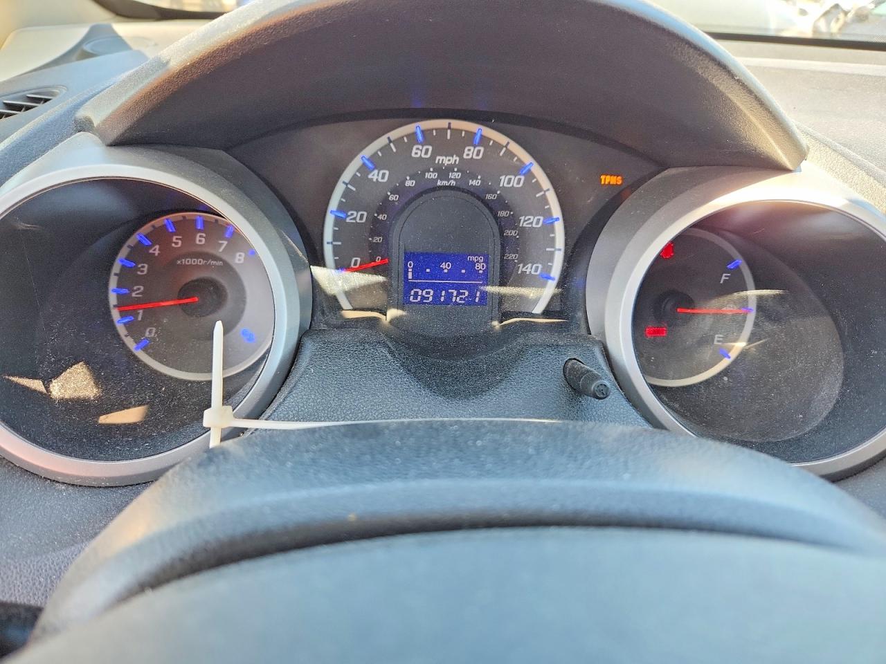 2012 Honda Fit Silver vin: JHMGE8H30CS004411