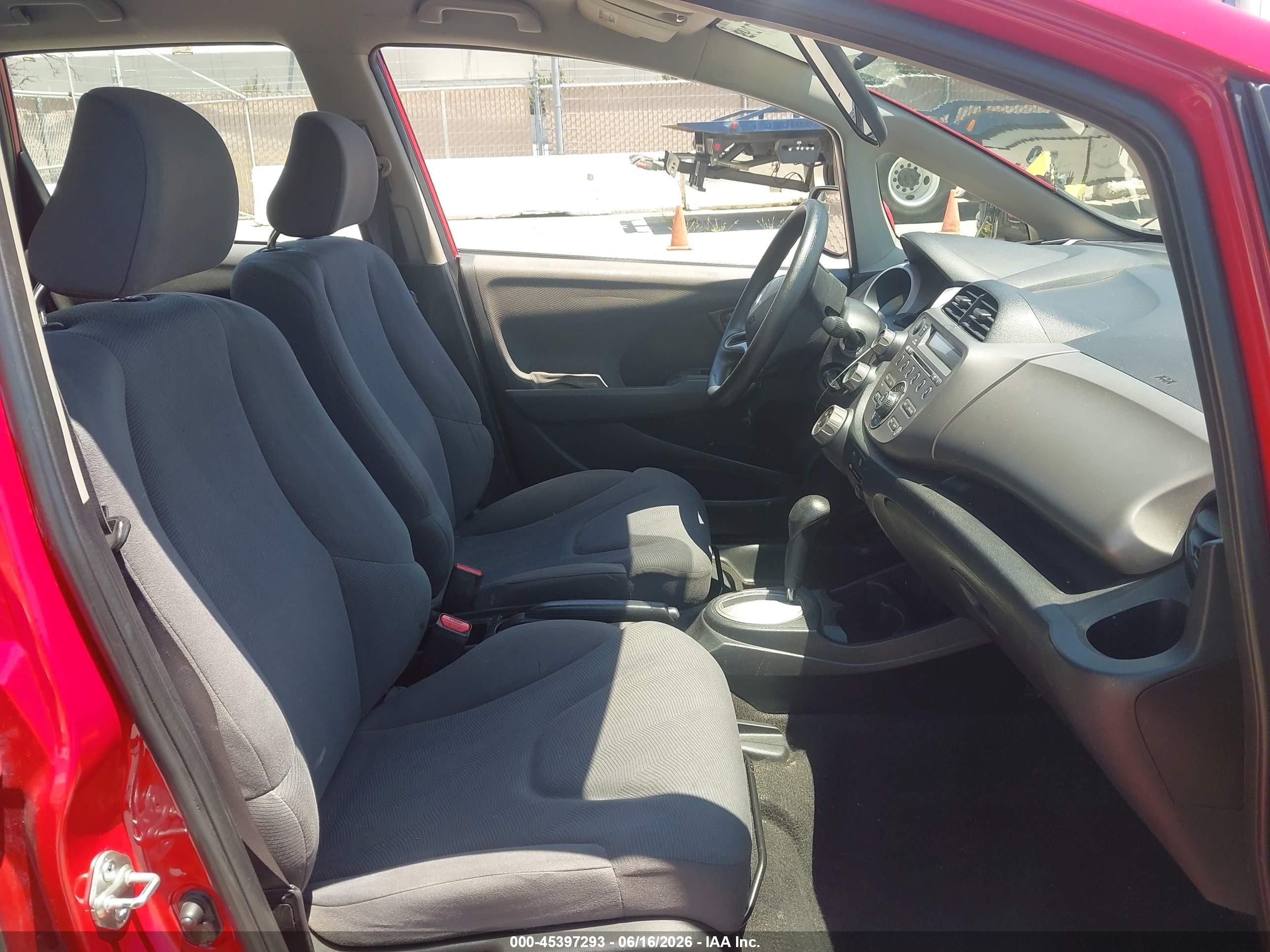 2013 Honda Fit   Red vin: JHMGE8H30DC010219