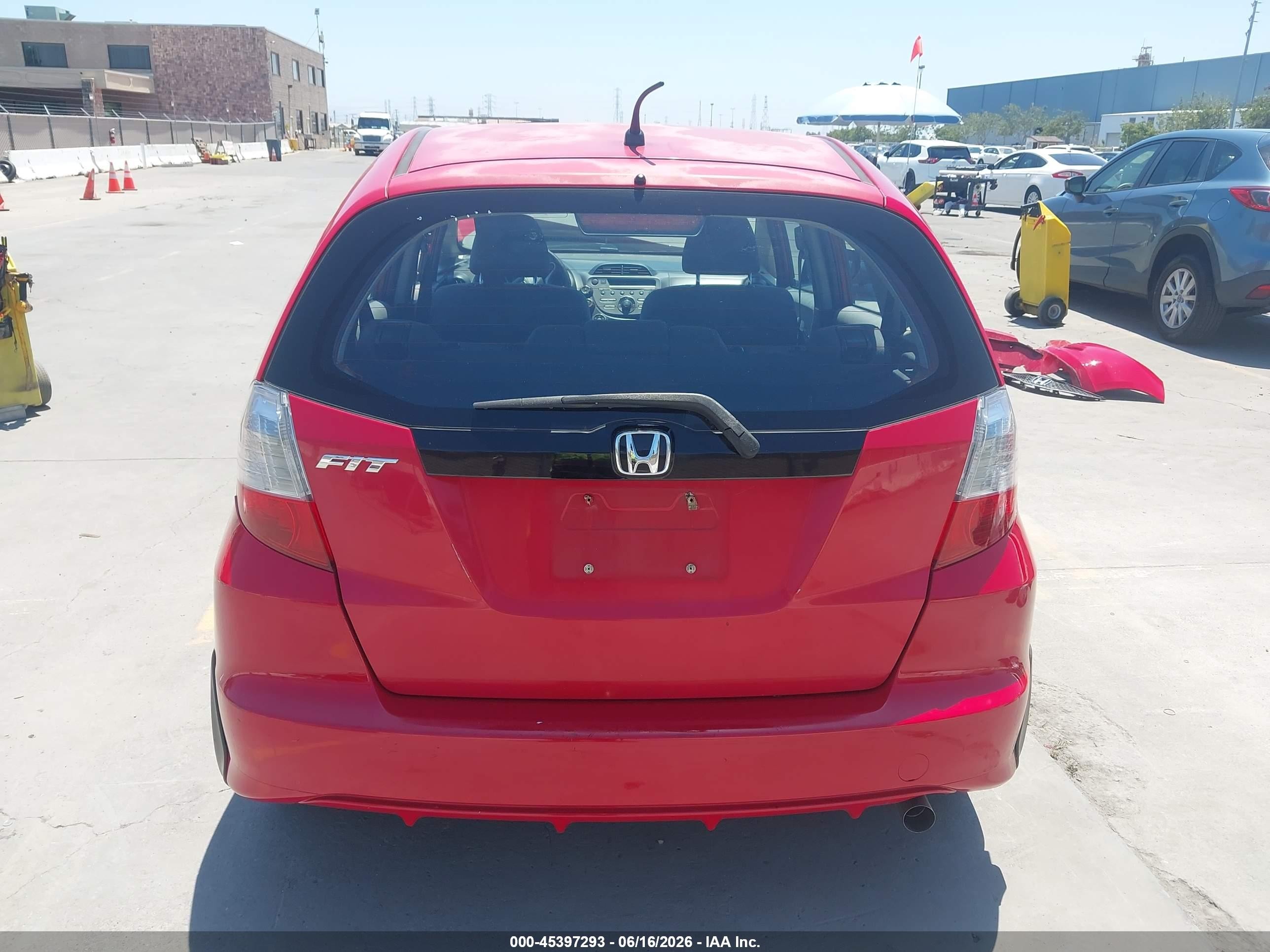 2013 Honda Fit   Red vin: JHMGE8H30DC010219
