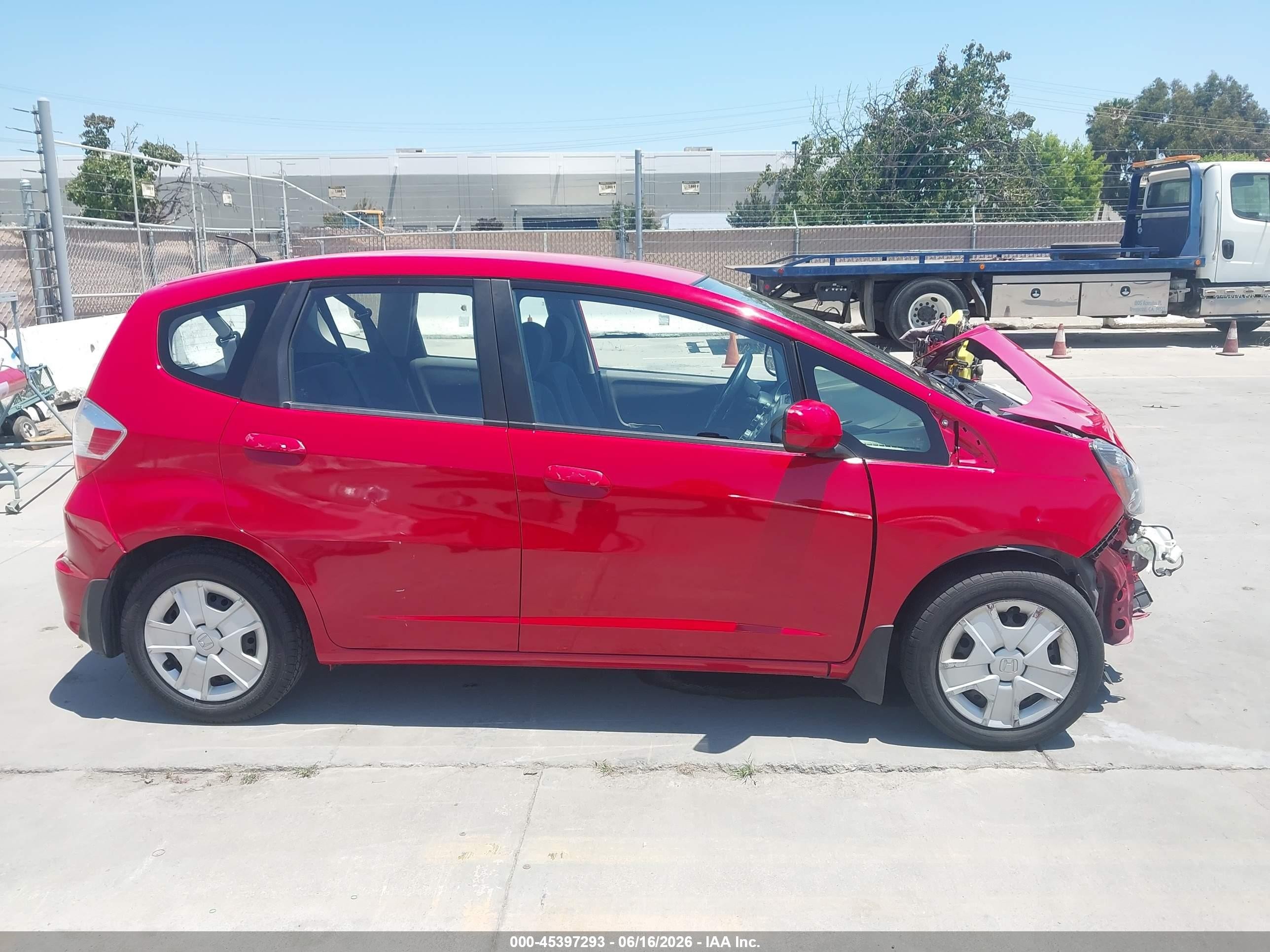 2013 Honda Fit   Red vin: JHMGE8H30DC010219
