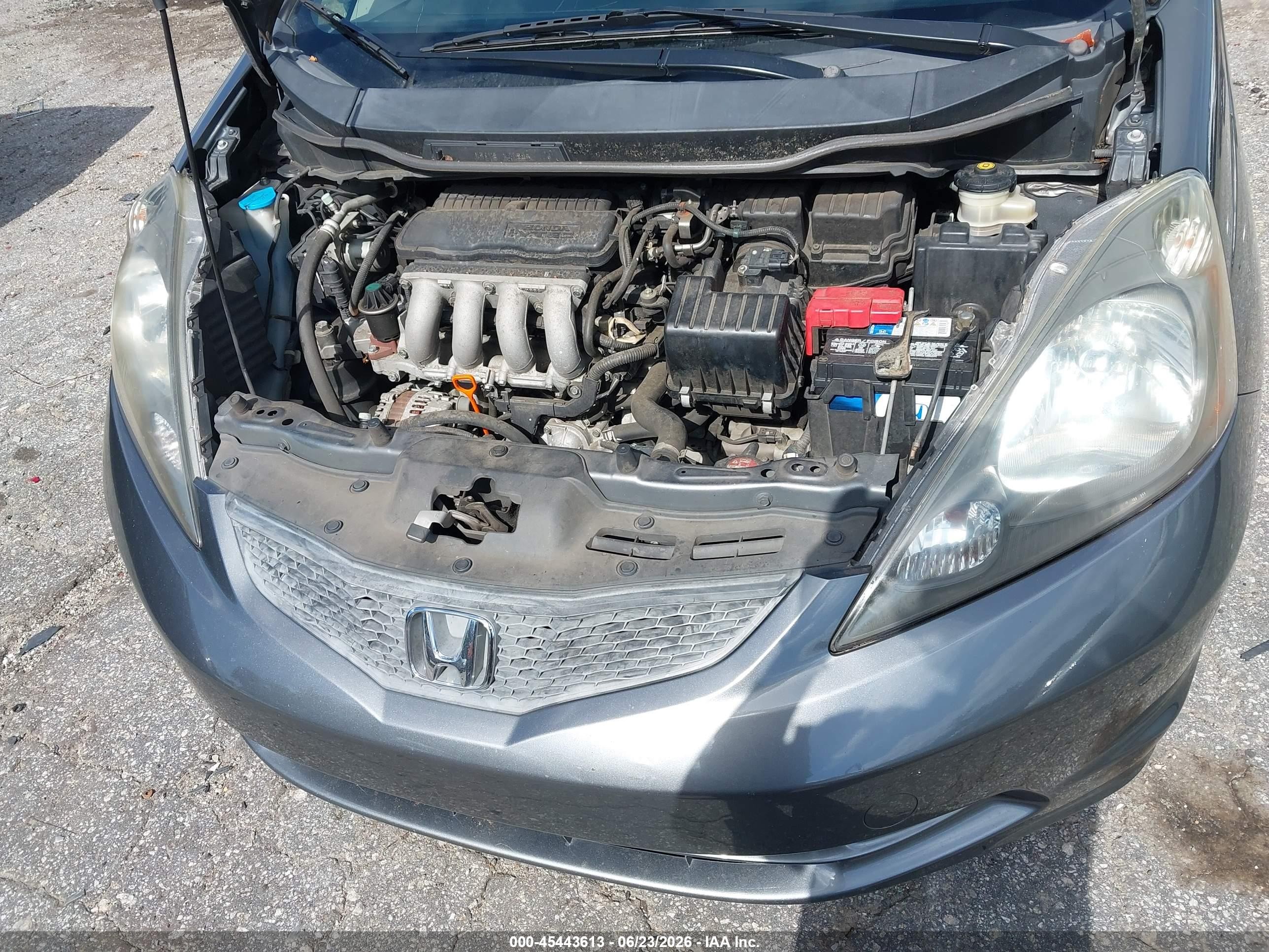 2013 Honda Fit   Gray vin: JHMGE8H30DC012505