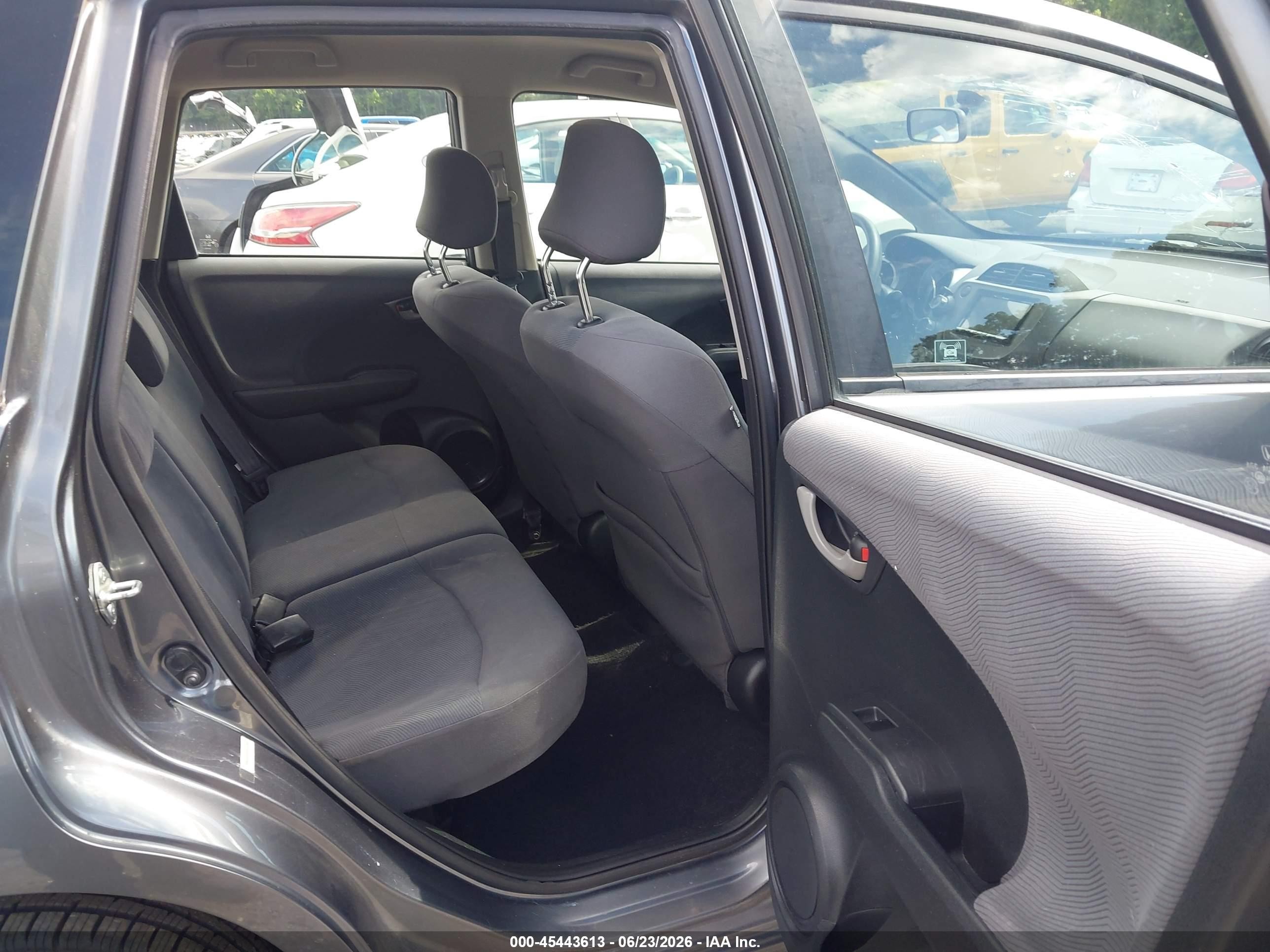 2013 Honda Fit   Gray vin: JHMGE8H30DC012505