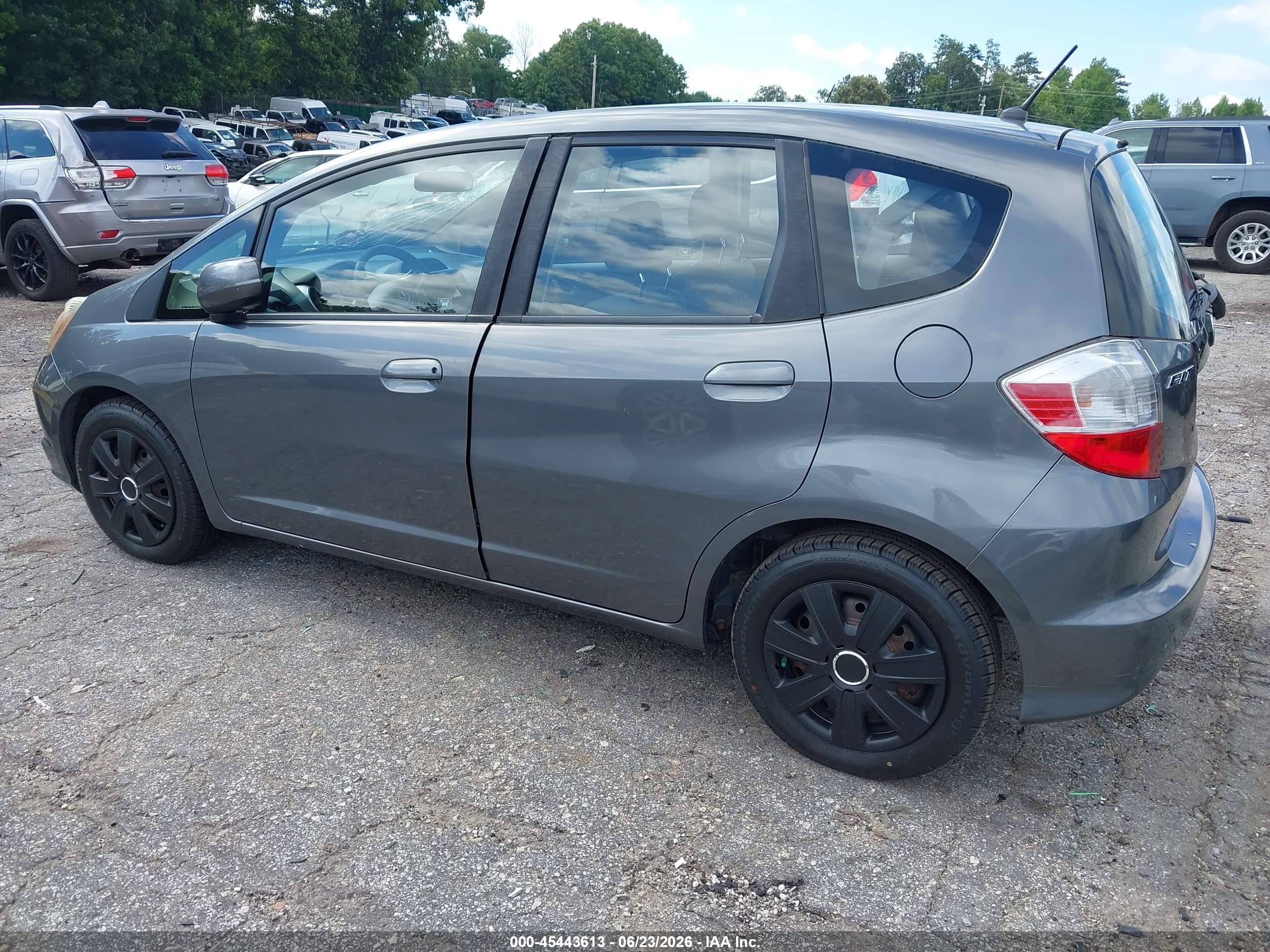 2013 Honda Fit   Gray vin: JHMGE8H30DC012505