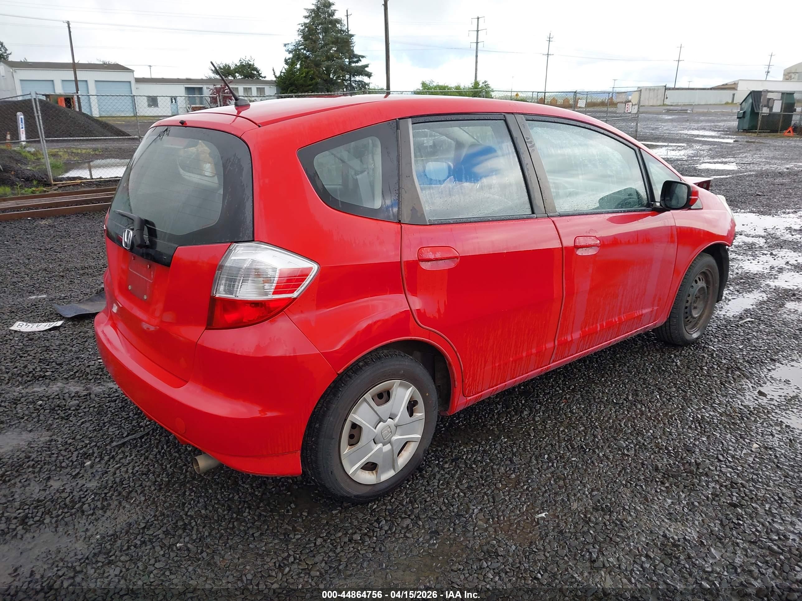2013 Honda Fit   Red vin: JHMGE8H30DC029420
