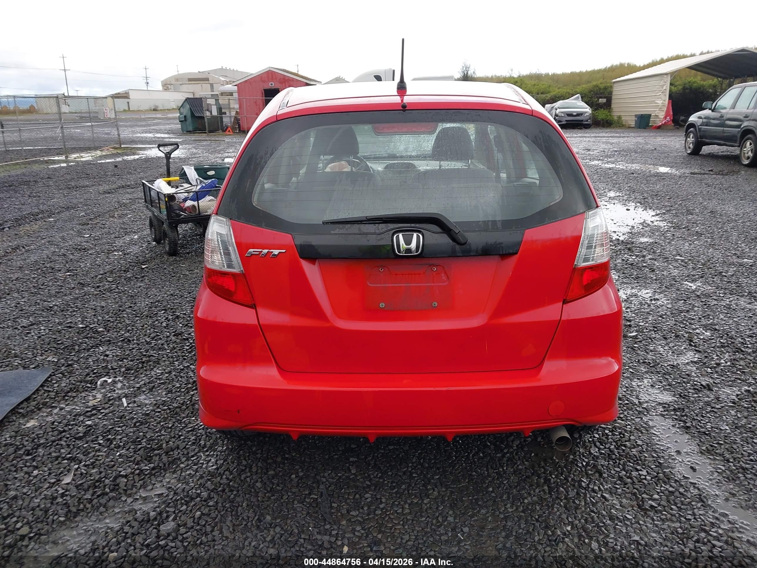 2013 Honda Fit   Red vin: JHMGE8H30DC029420