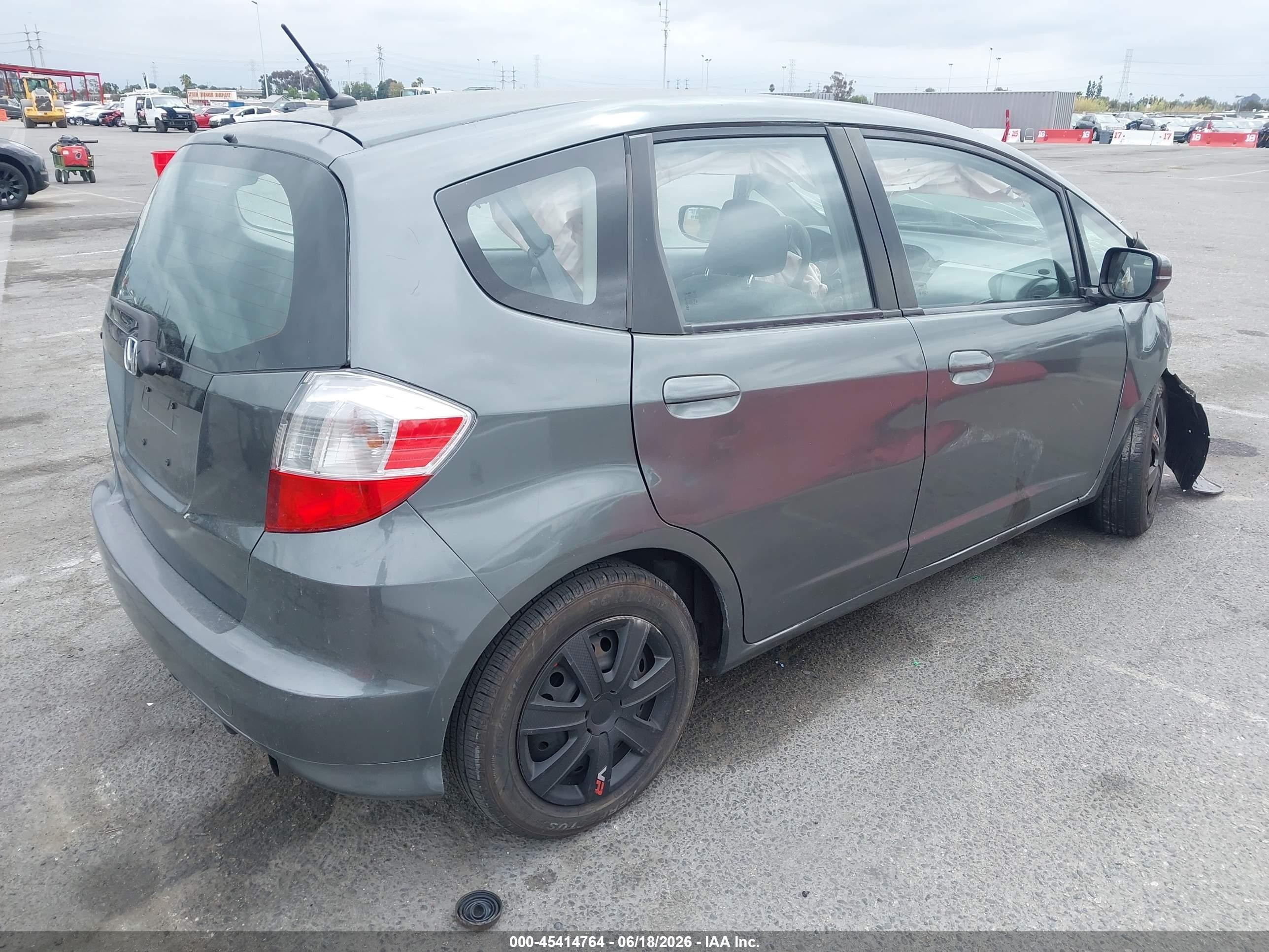 2013 Honda Fit   Gold vin: JHMGE8H30DC034570