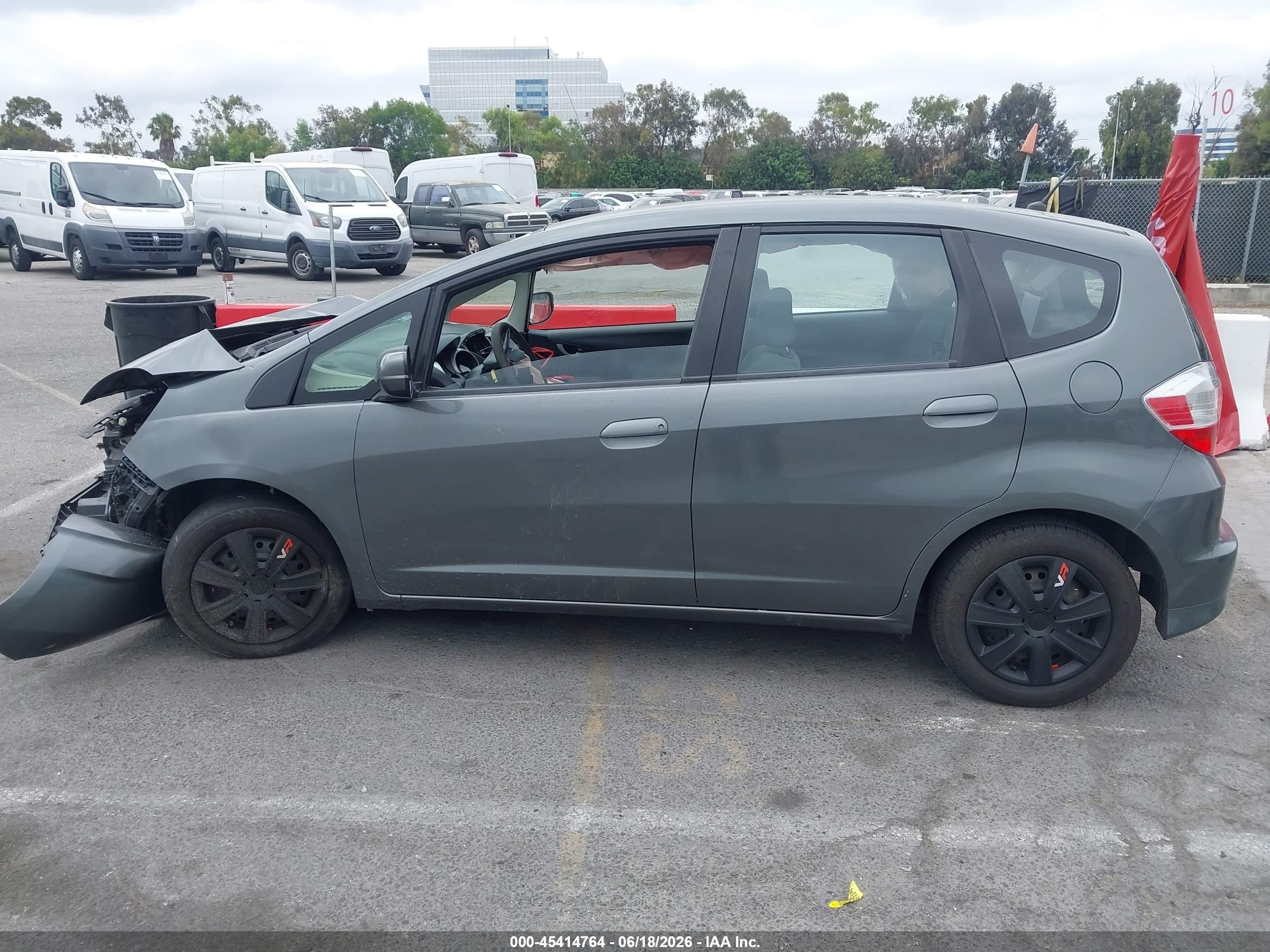 2013 Honda Fit   Gold vin: JHMGE8H30DC034570