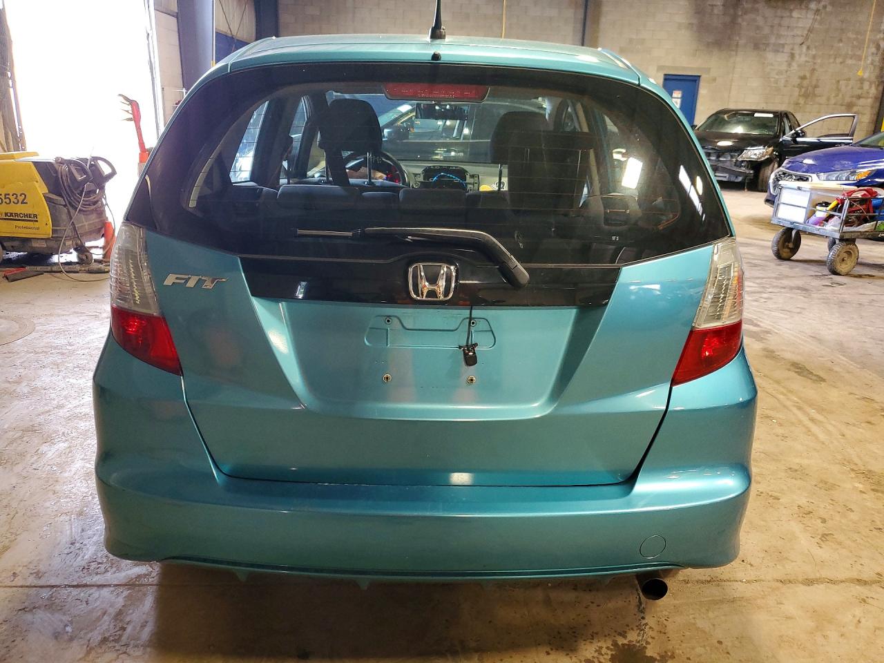 2013 Honda Fit Turquoise vin: JHMGE8H30DC036948