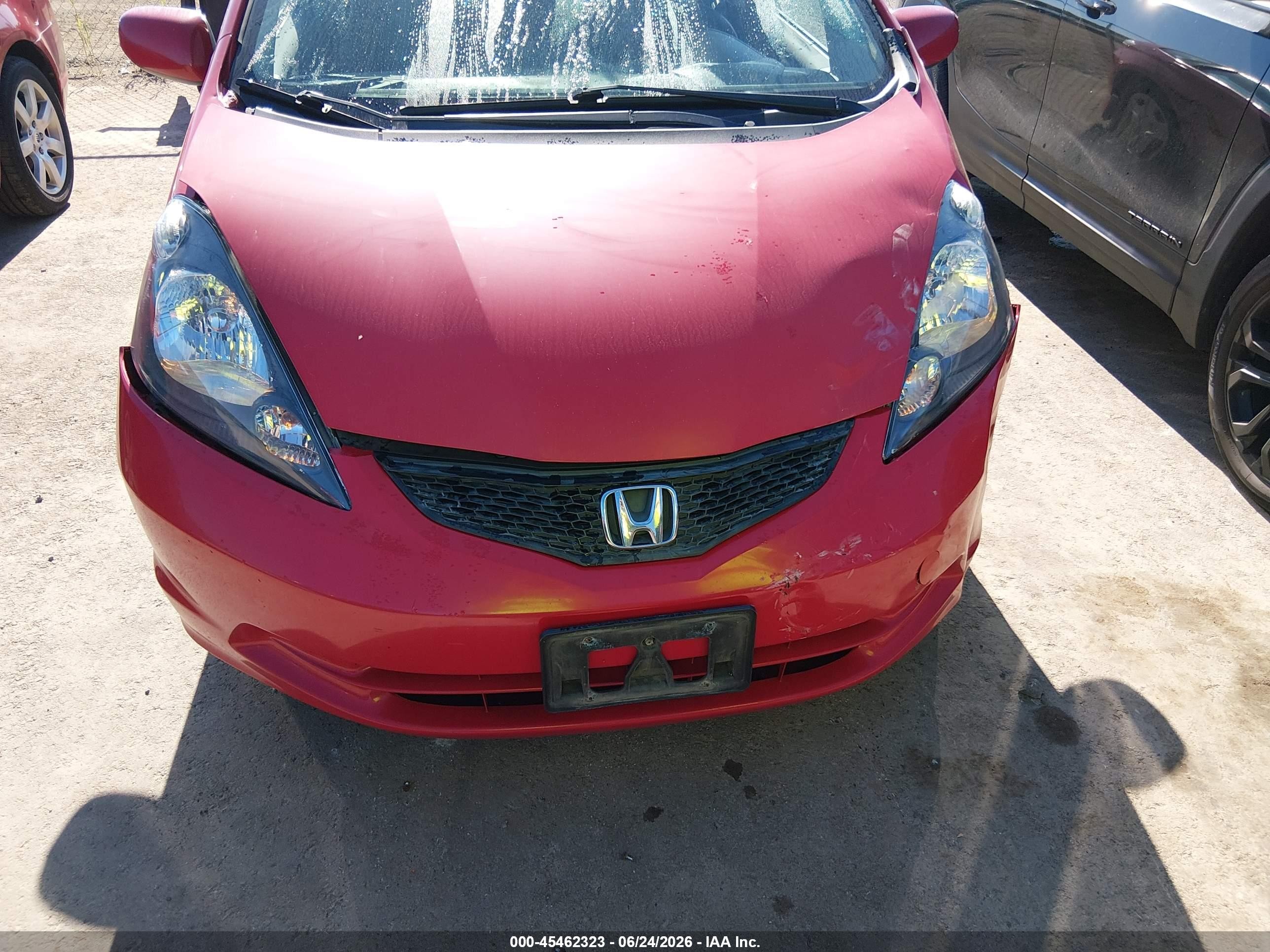 2013 Honda Fit   Red vin: JHMGE8H30DC039803