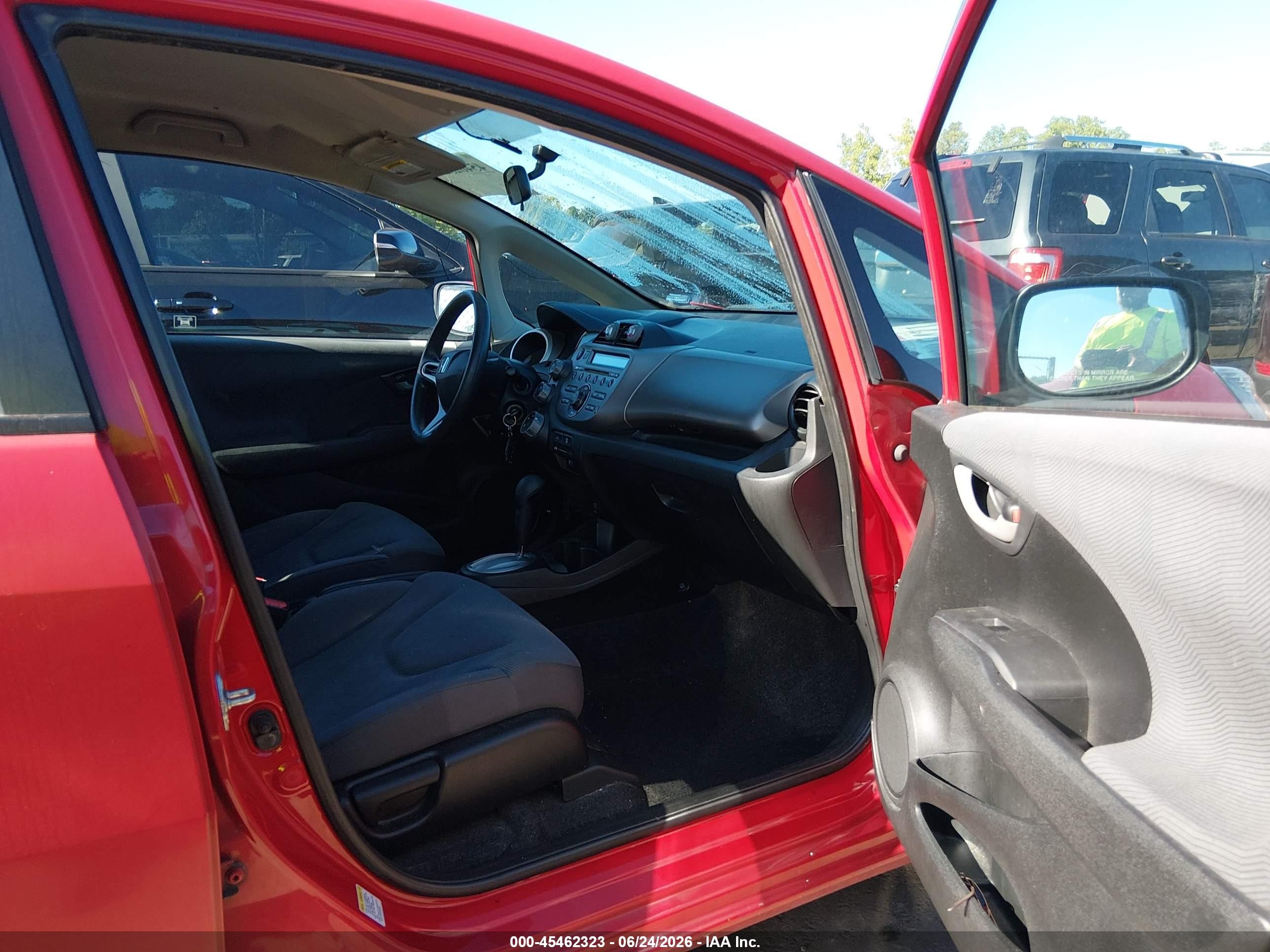 2013 Honda Fit   Red vin: JHMGE8H30DC039803