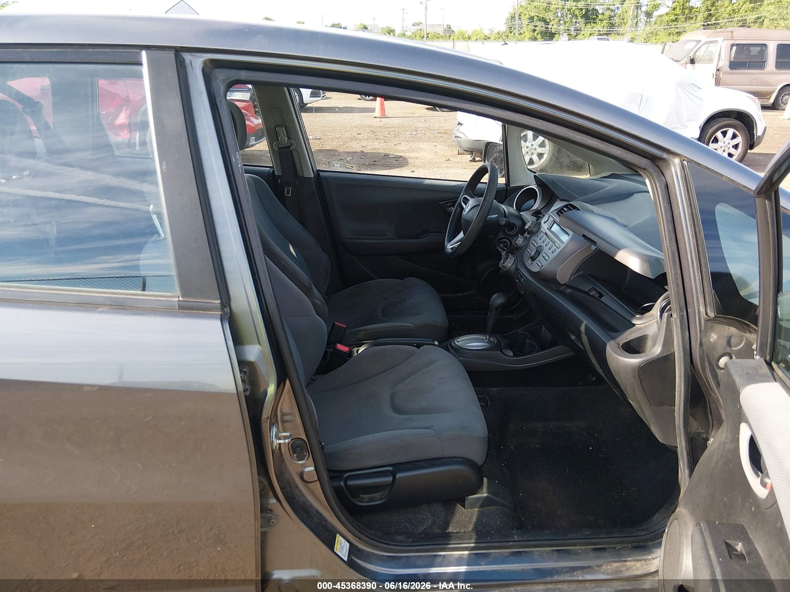 2013 Honda Fit Gray vin: JHMGE8H30DC046170