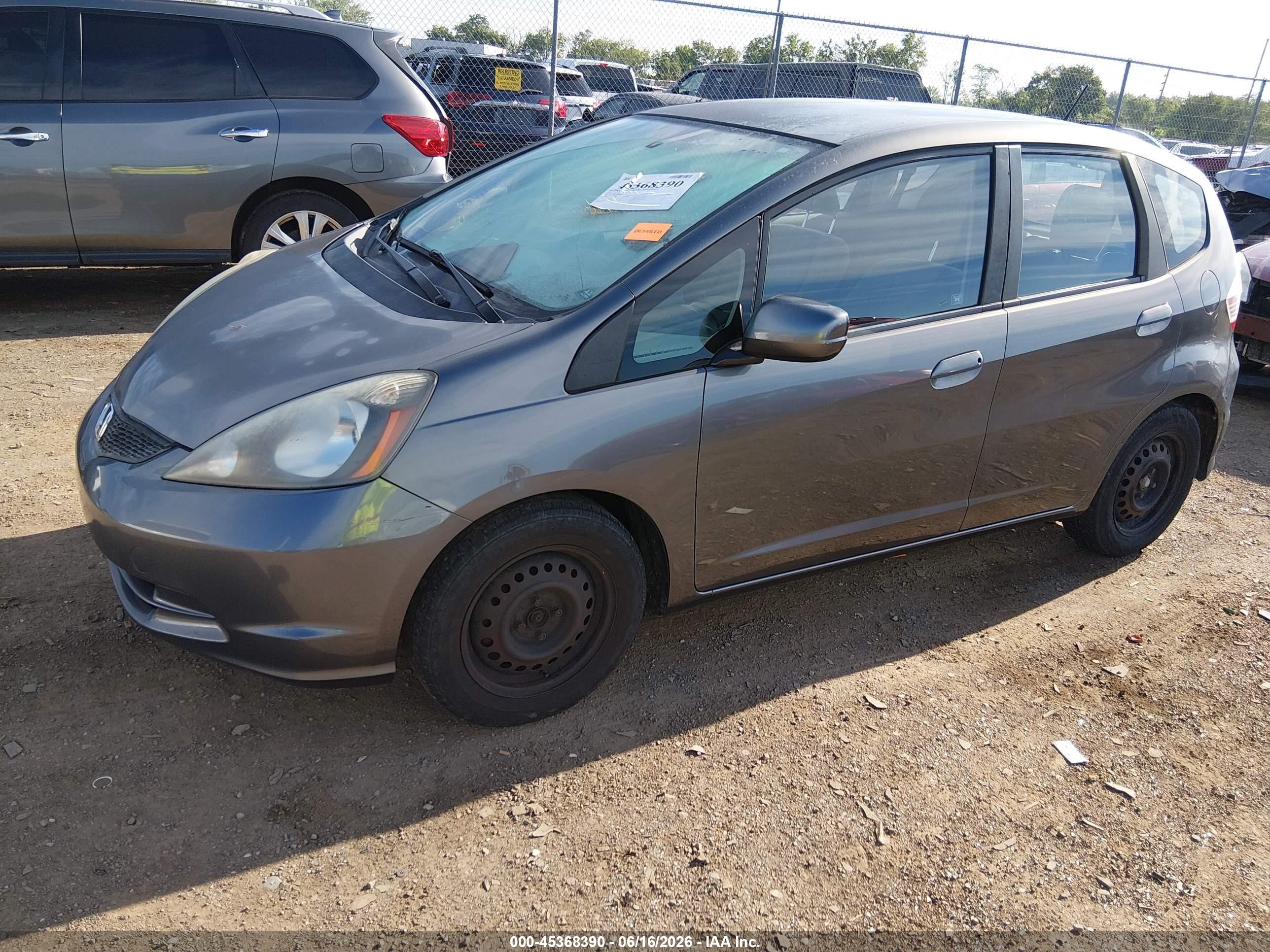 2013 Honda Fit Gray vin: JHMGE8H30DC046170