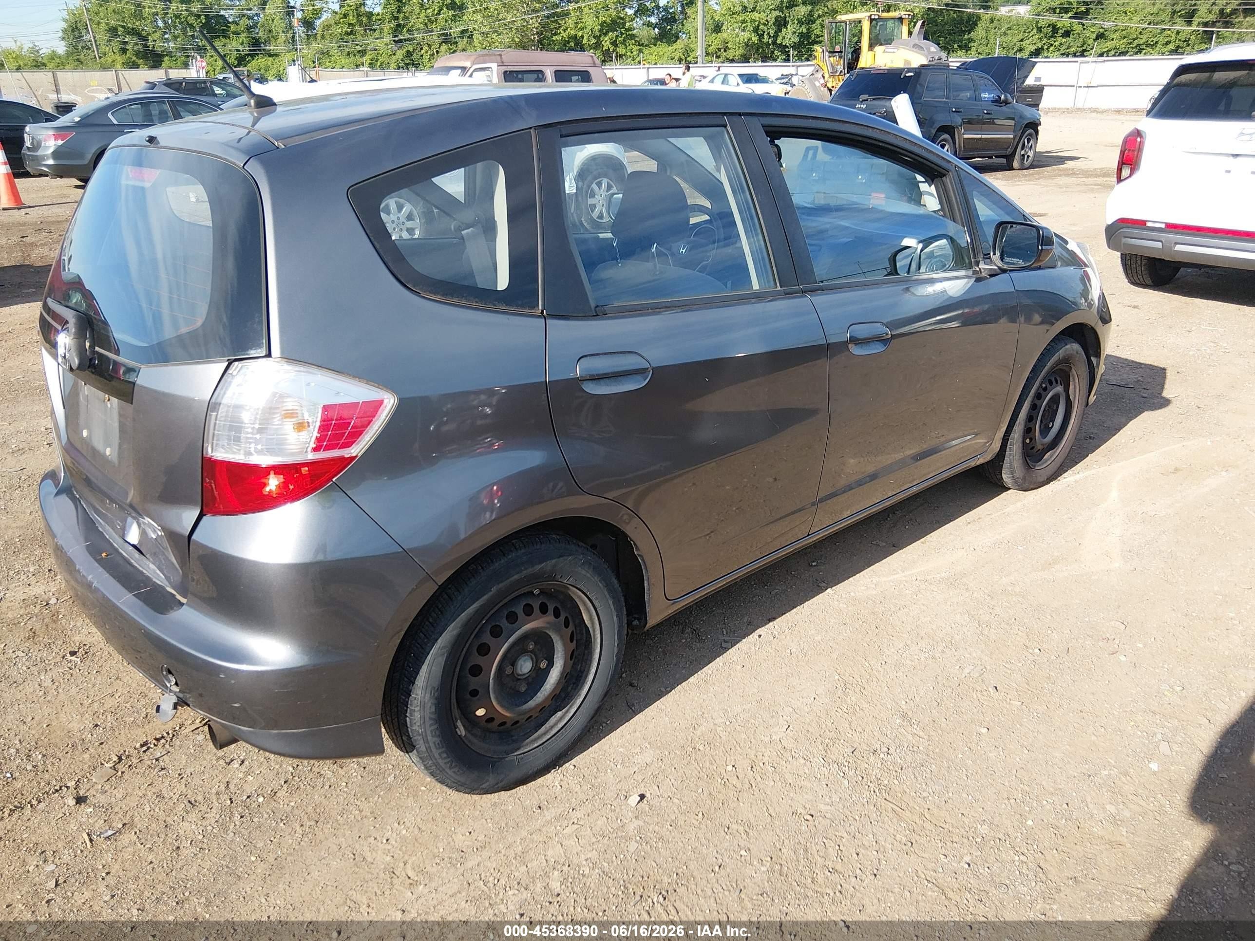 2013 Honda Fit Gray vin: JHMGE8H30DC046170