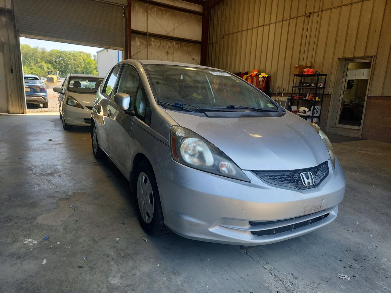 2013 Honda Fit Серебряный vin: JHMGE8H30DC049019