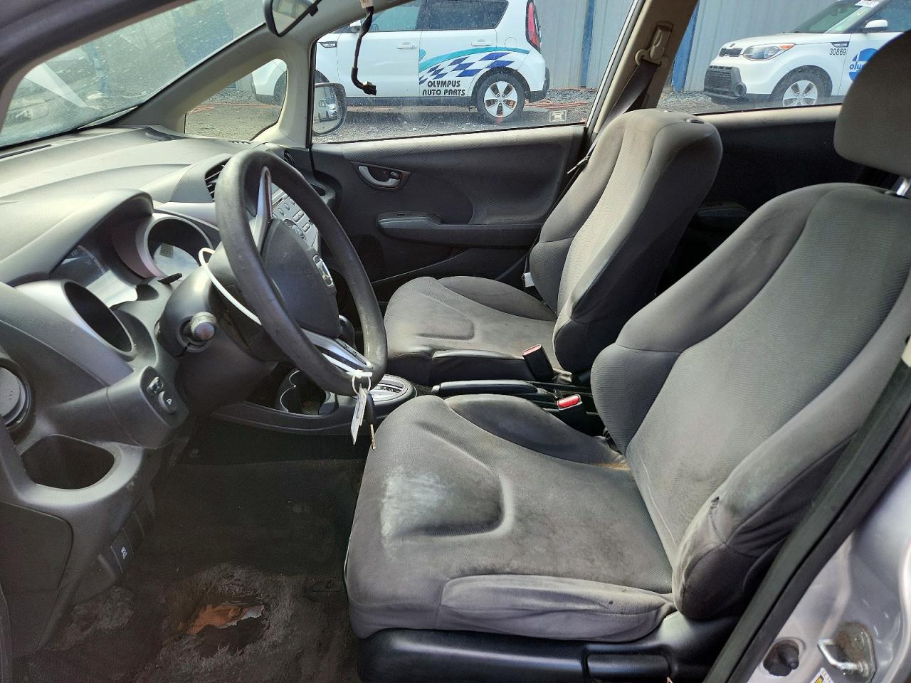 2013 Honda Fit Серебряный vin: JHMGE8H30DC049019