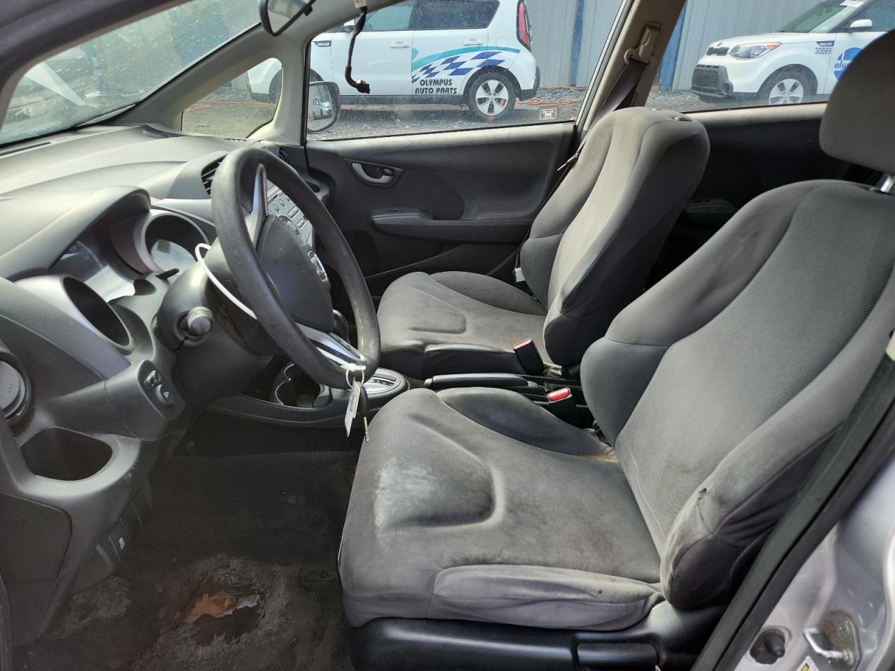 2013 Honda Fit Серебряный vin: JHMGE8H30DC049019 Damage: Dome Light, Missing, Replacement Required
