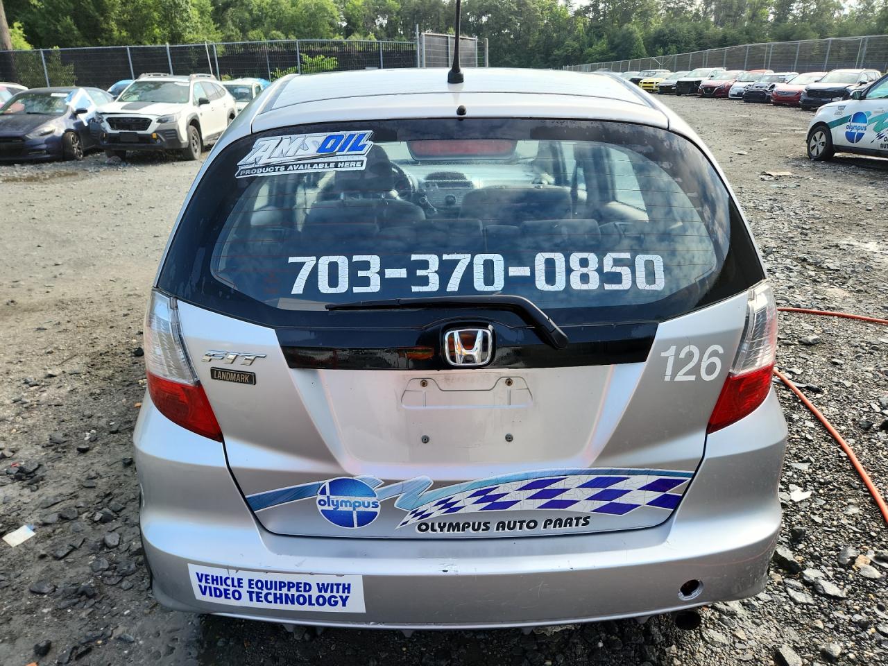 2013 Honda Fit Серебряный vin: JHMGE8H30DC049019 Damage: Rear Bumper, Cracked Paint, 3 To 4 Inches