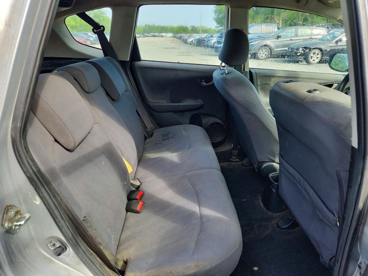 2013 Honda Fit Серебряный vin: JHMGE8H30DC049019