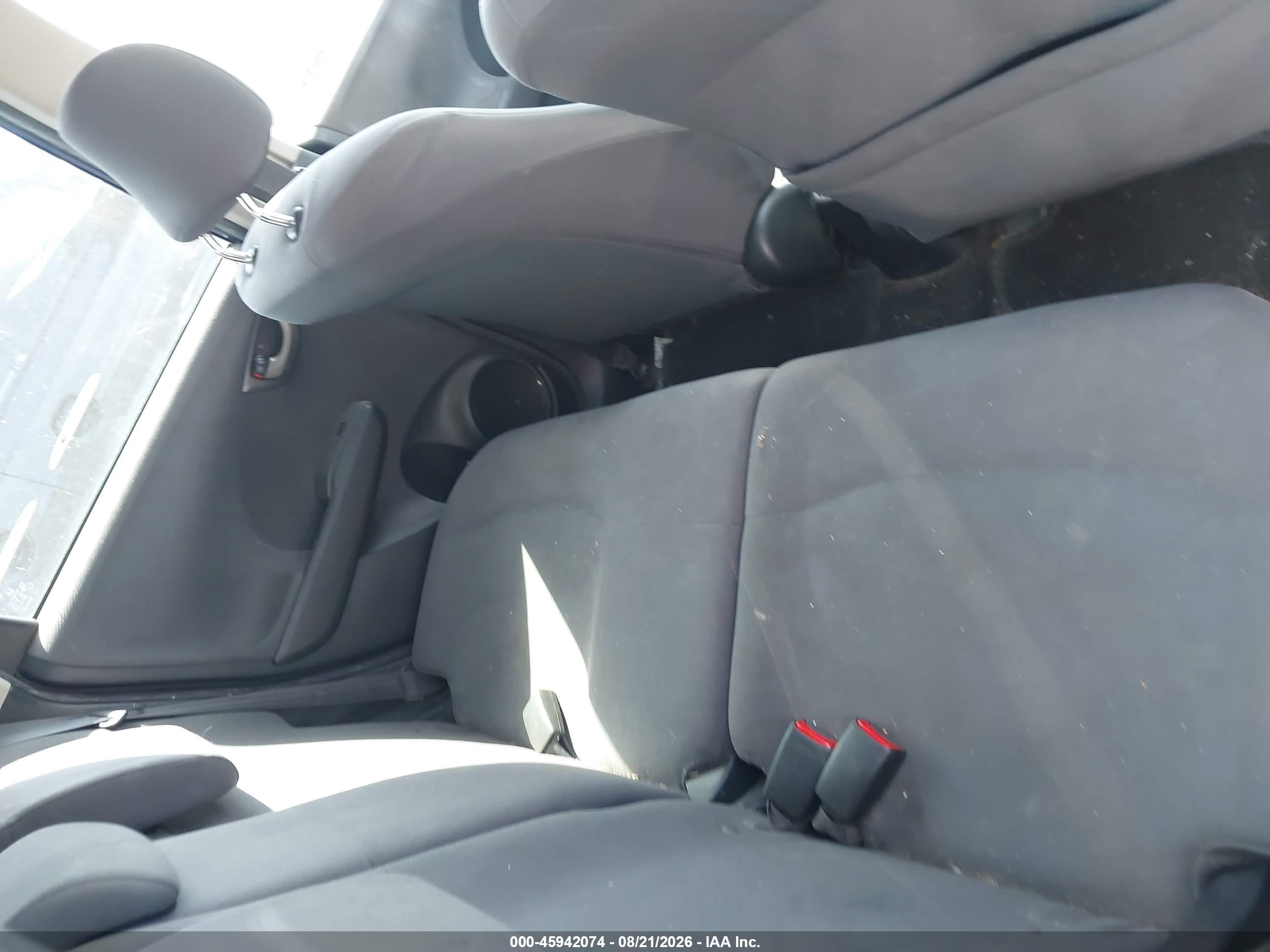 2013 Honda Fit   Blue vin: JHMGE8H30DC057475