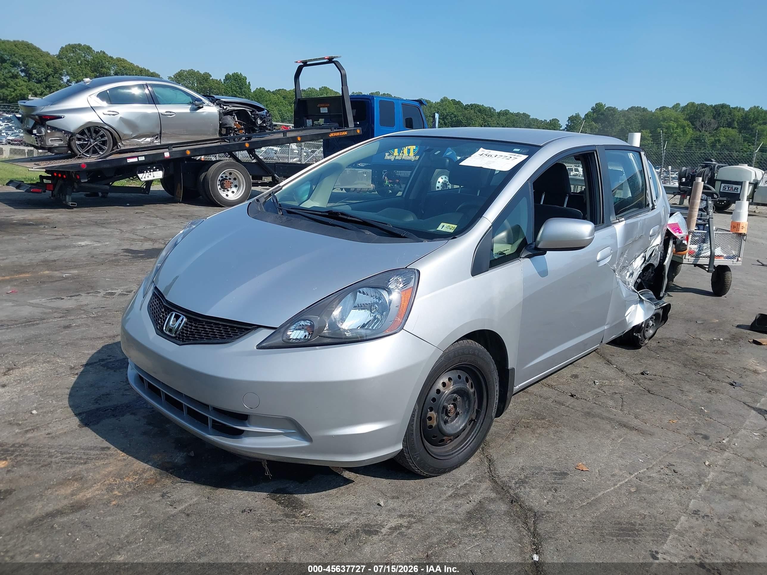 2013 Honda Fit   Silver vin: JHMGE8H30DC057928