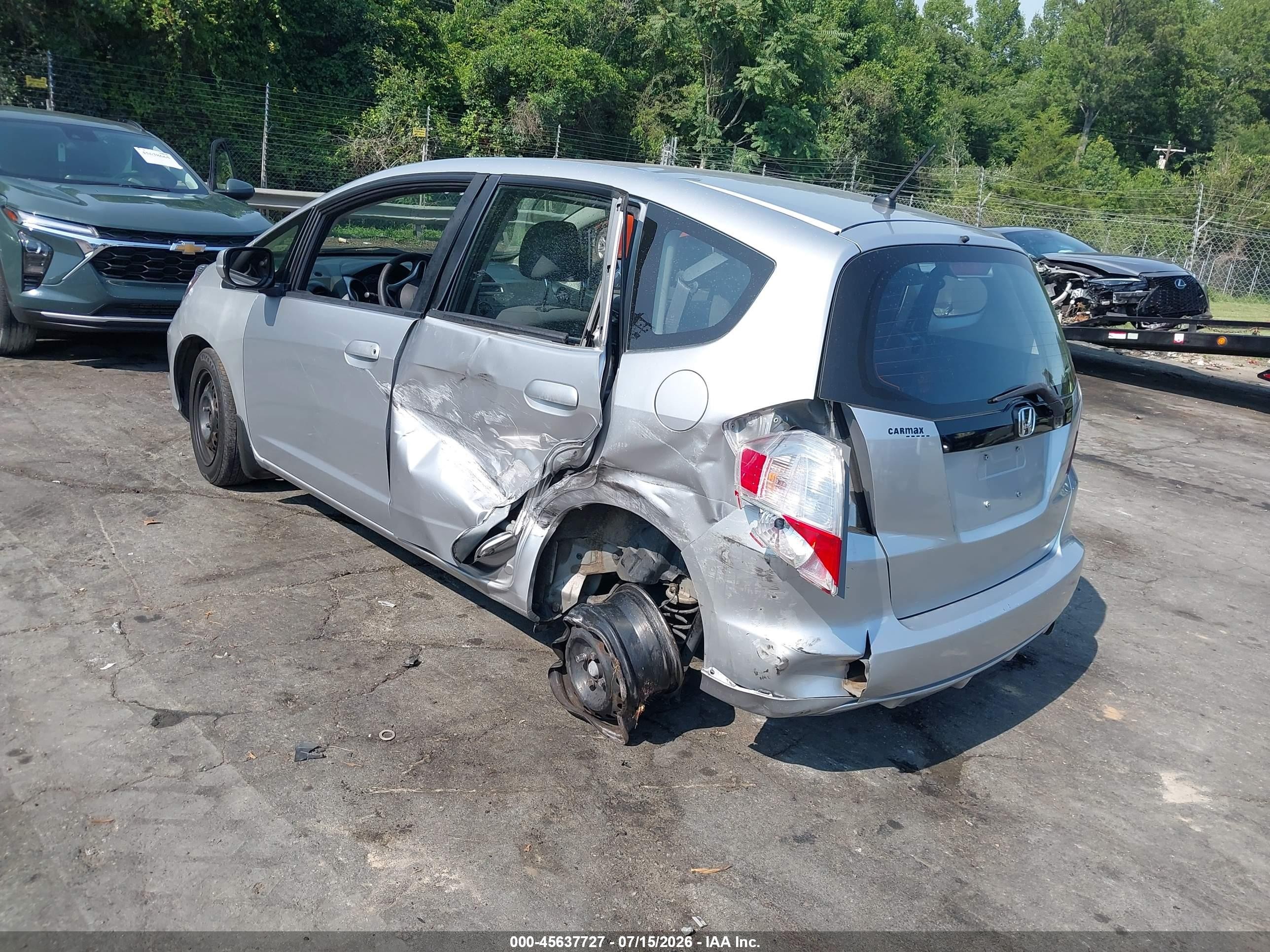 2013 Honda Fit   Silver vin: JHMGE8H30DC057928