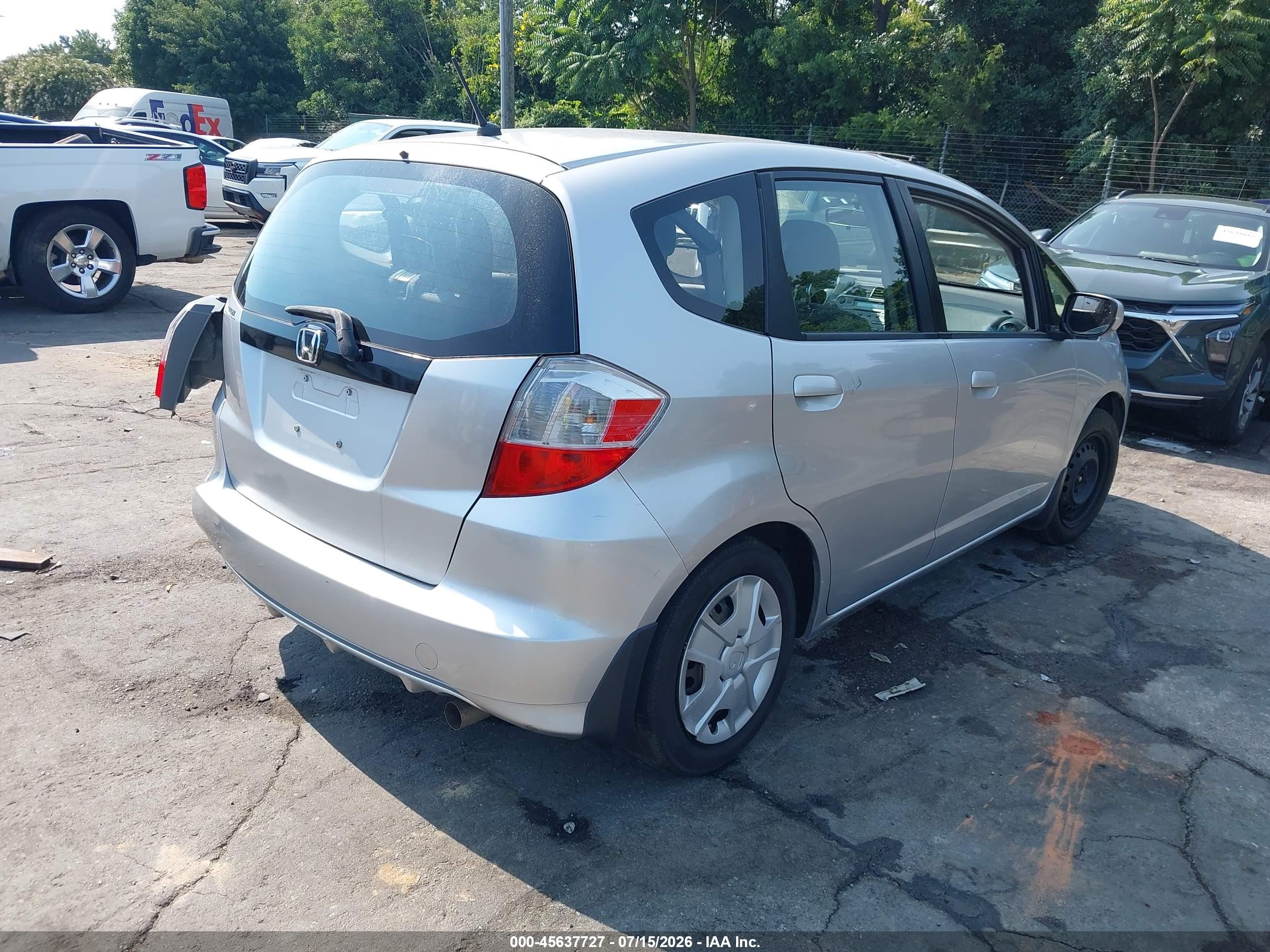 2013 Honda Fit   Silver vin: JHMGE8H30DC057928