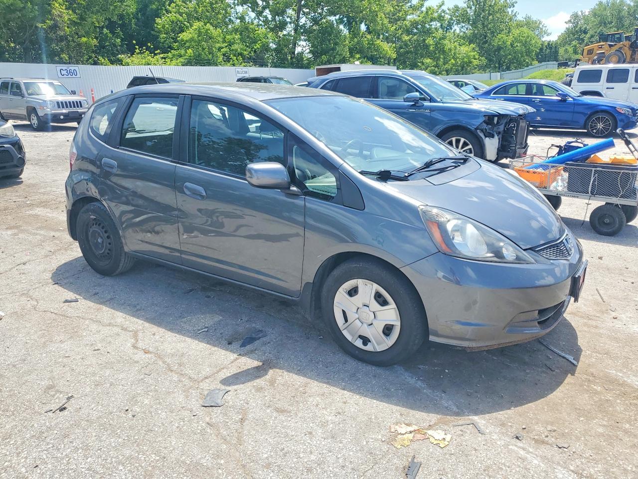 2013 Honda Fit Silver vin: JHMGE8H30DC070923