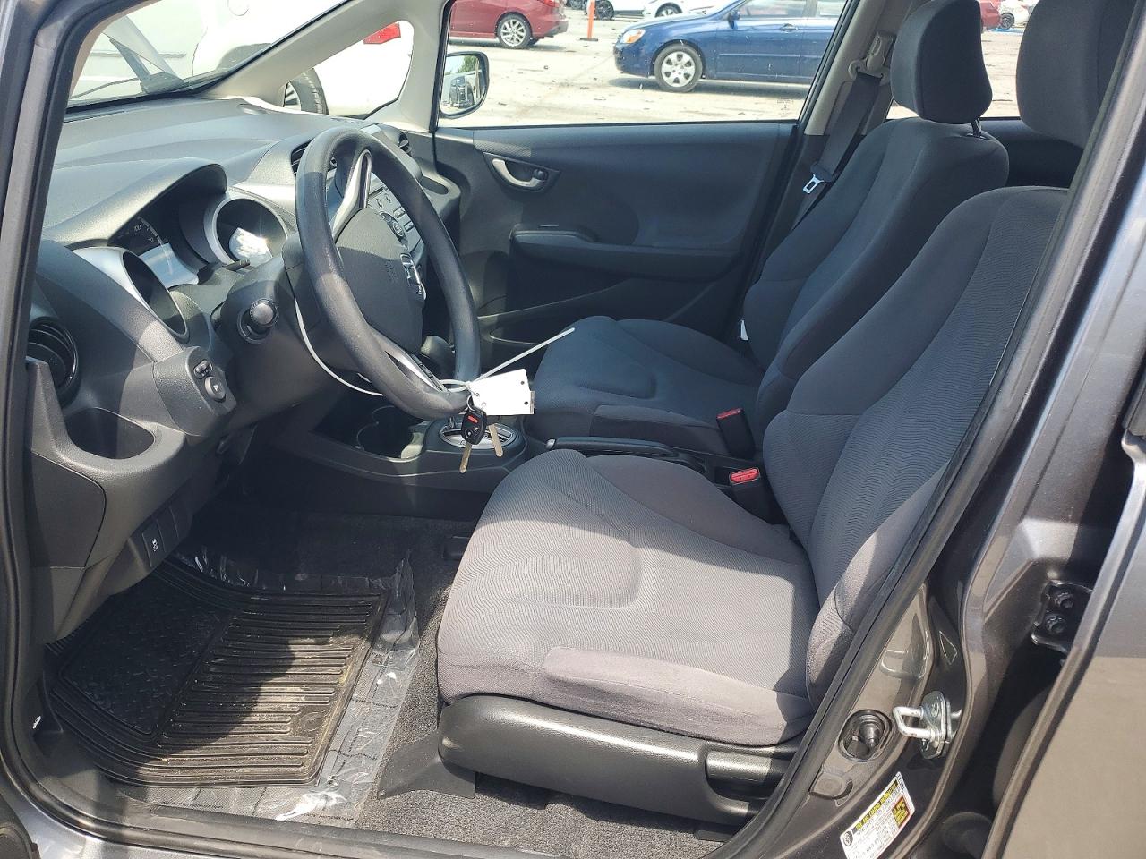 2013 Honda Fit Silver vin: JHMGE8H30DC070923