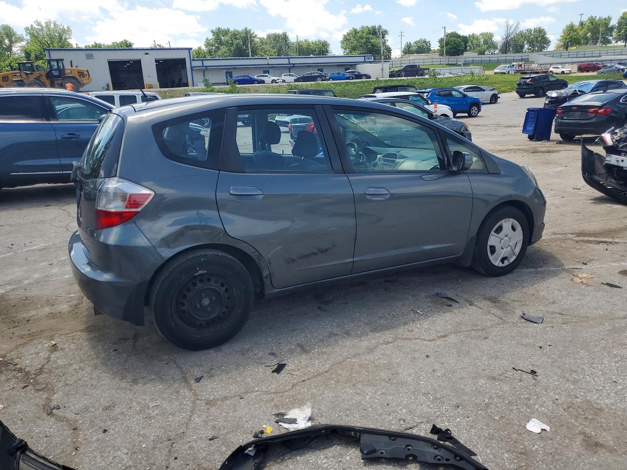 2013 Honda Fit Silver vin: JHMGE8H30DC070923