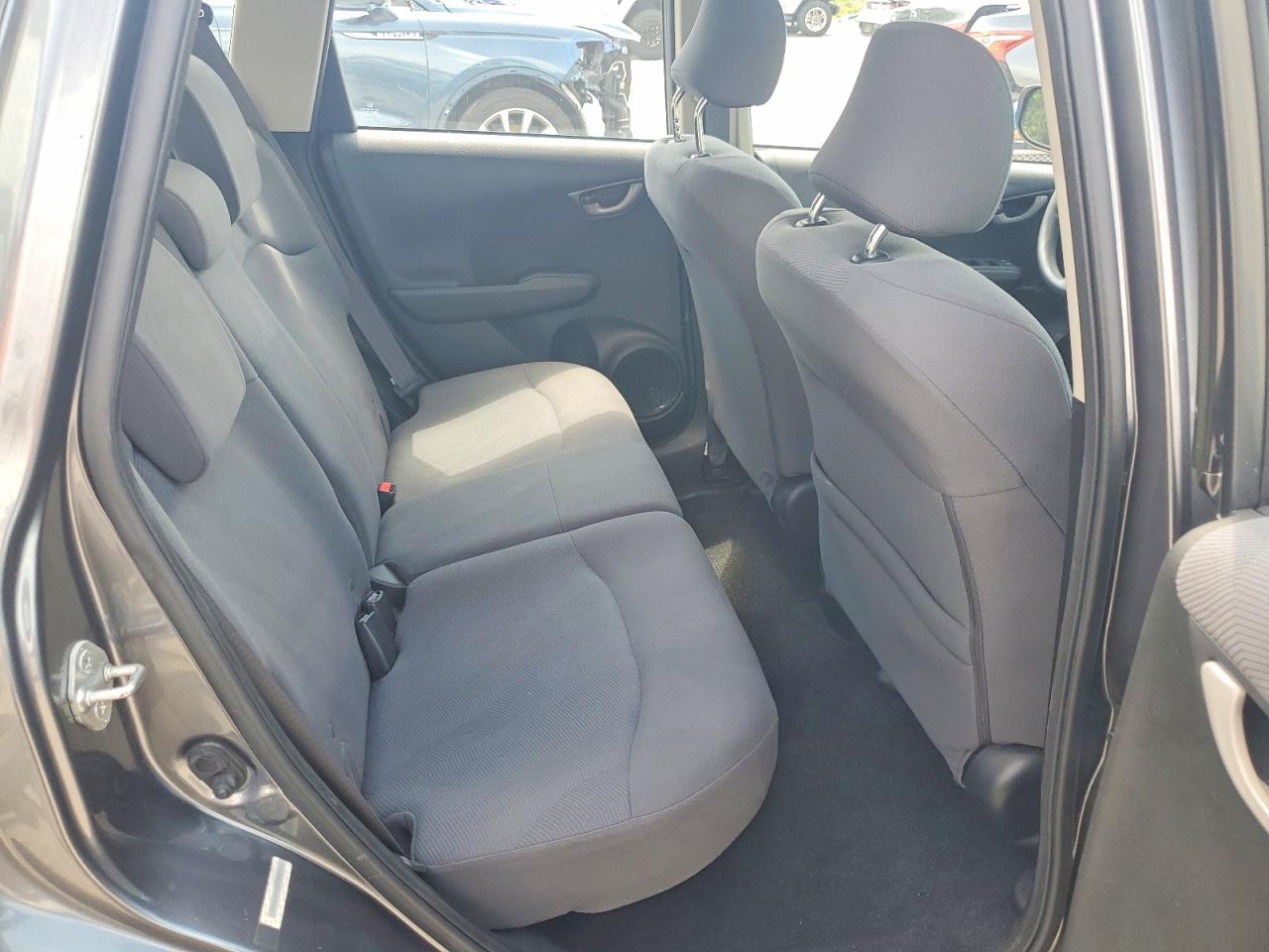 2013 Honda Fit Silver vin: JHMGE8H30DC070923