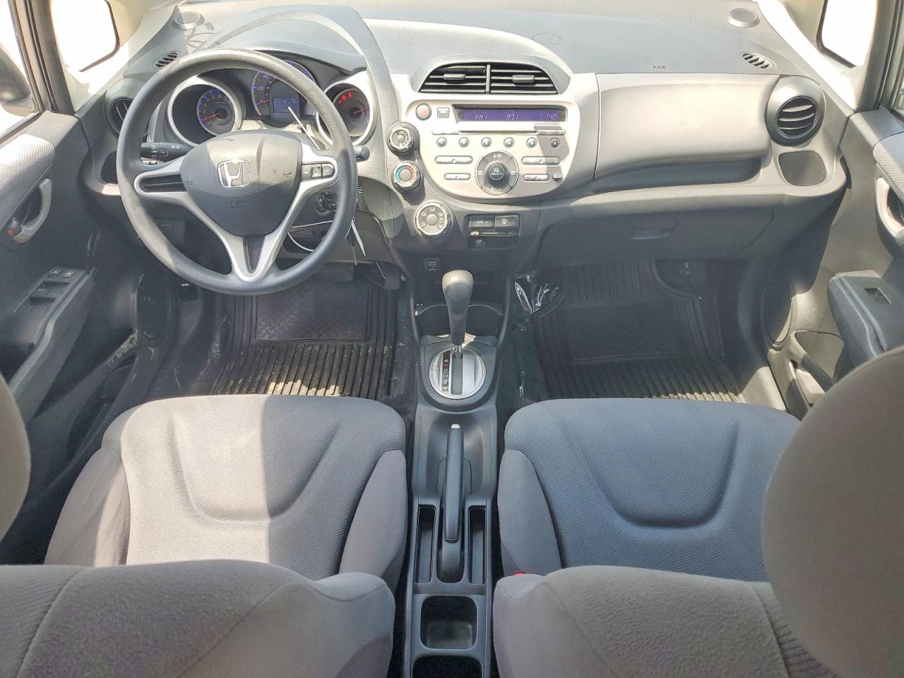 2013 Honda Fit Silver vin: JHMGE8H30DC070923