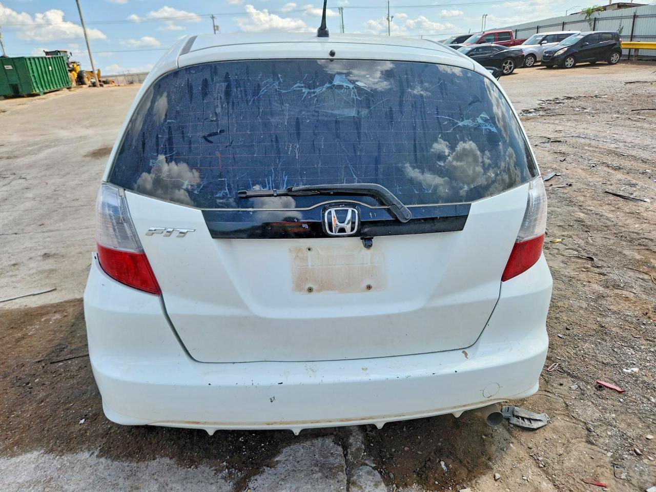 2013 Honda Fit White vin: JHMGE8H30DC073644