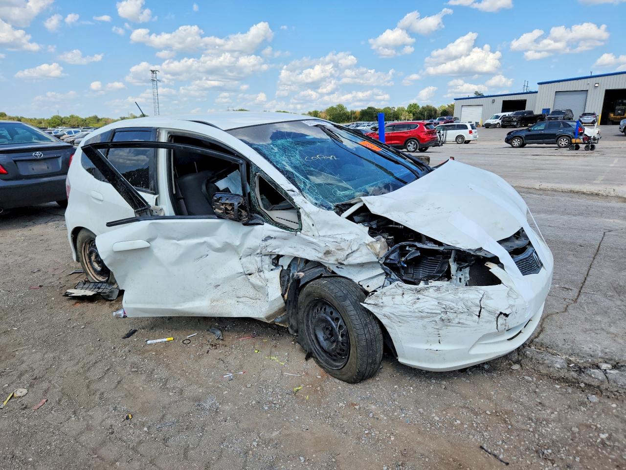 2013 Honda Fit White vin: JHMGE8H30DC073644