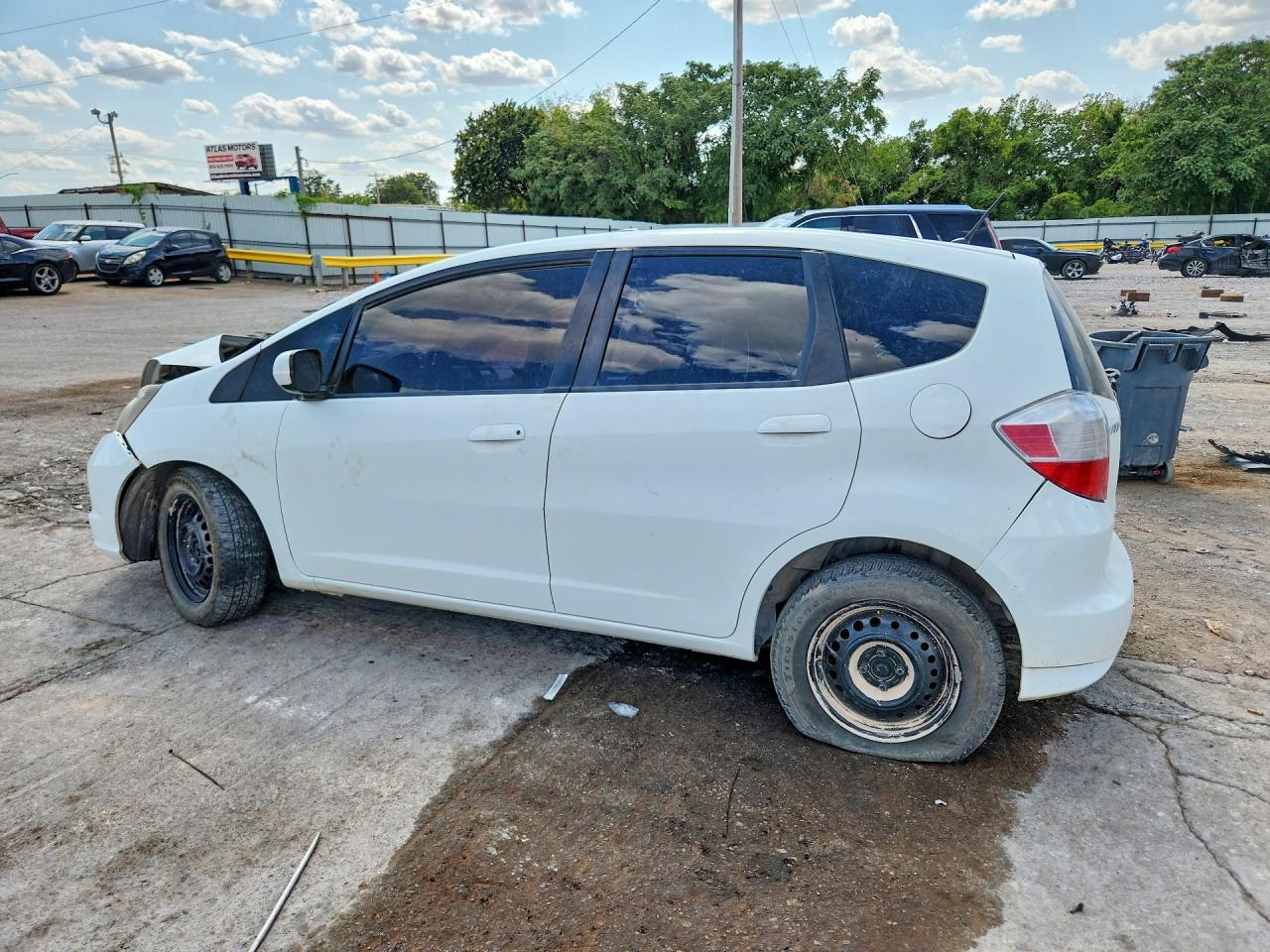 2013 Honda Fit White vin: JHMGE8H30DC073644