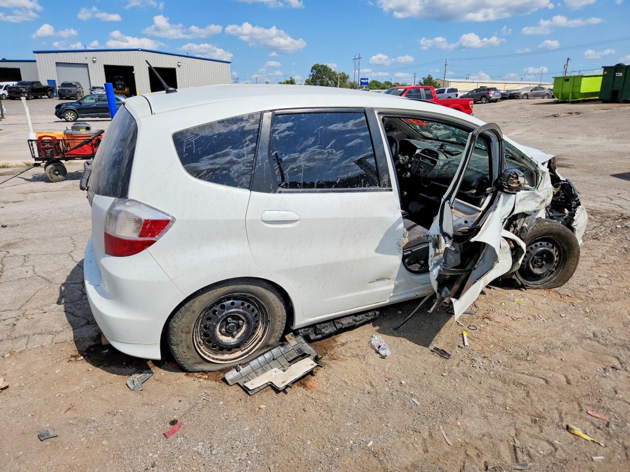 2013 Honda Fit White vin: JHMGE8H30DC073644