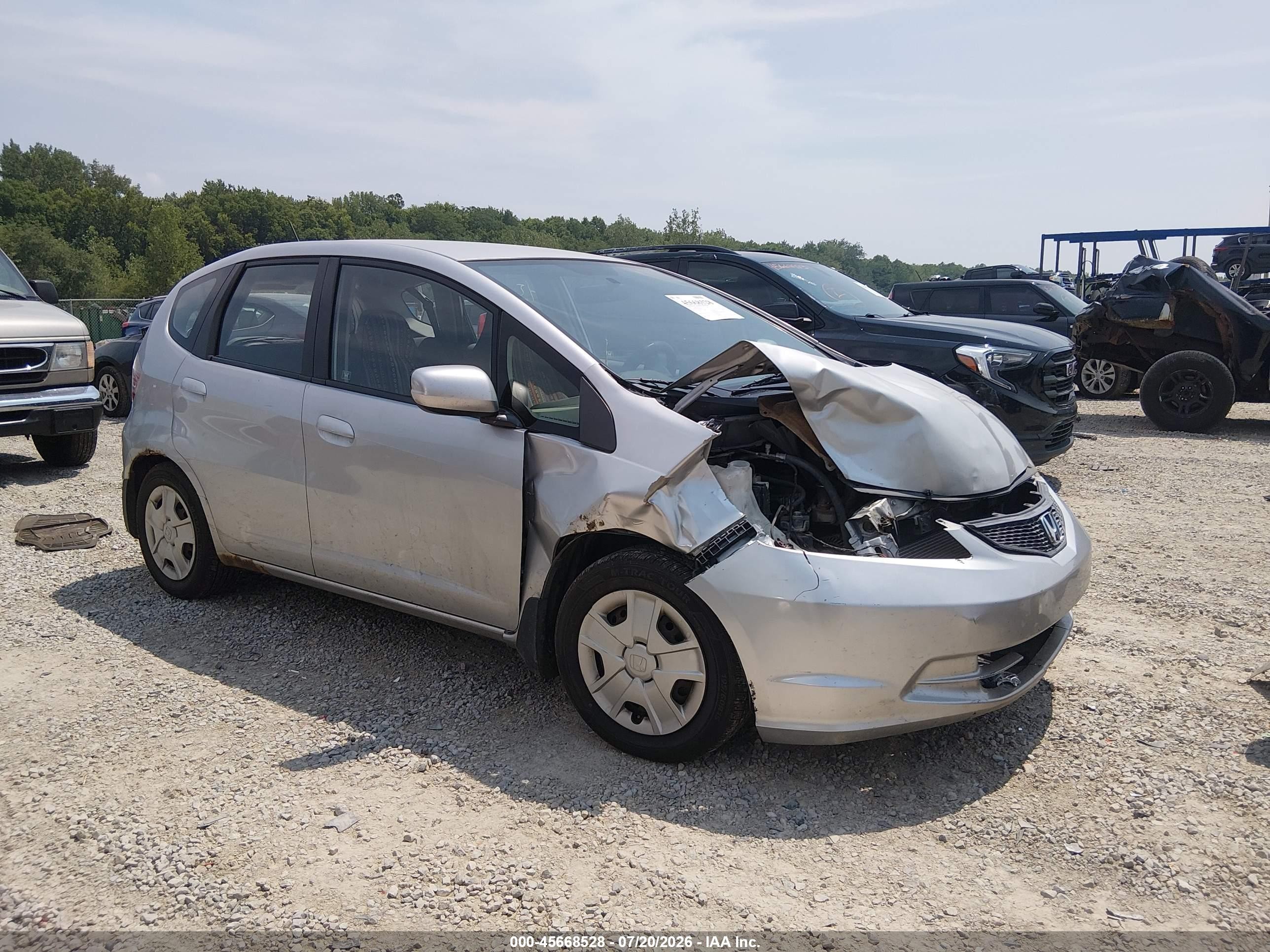 2013 Honda Fit   Silver vin: JHMGE8H30DC073949