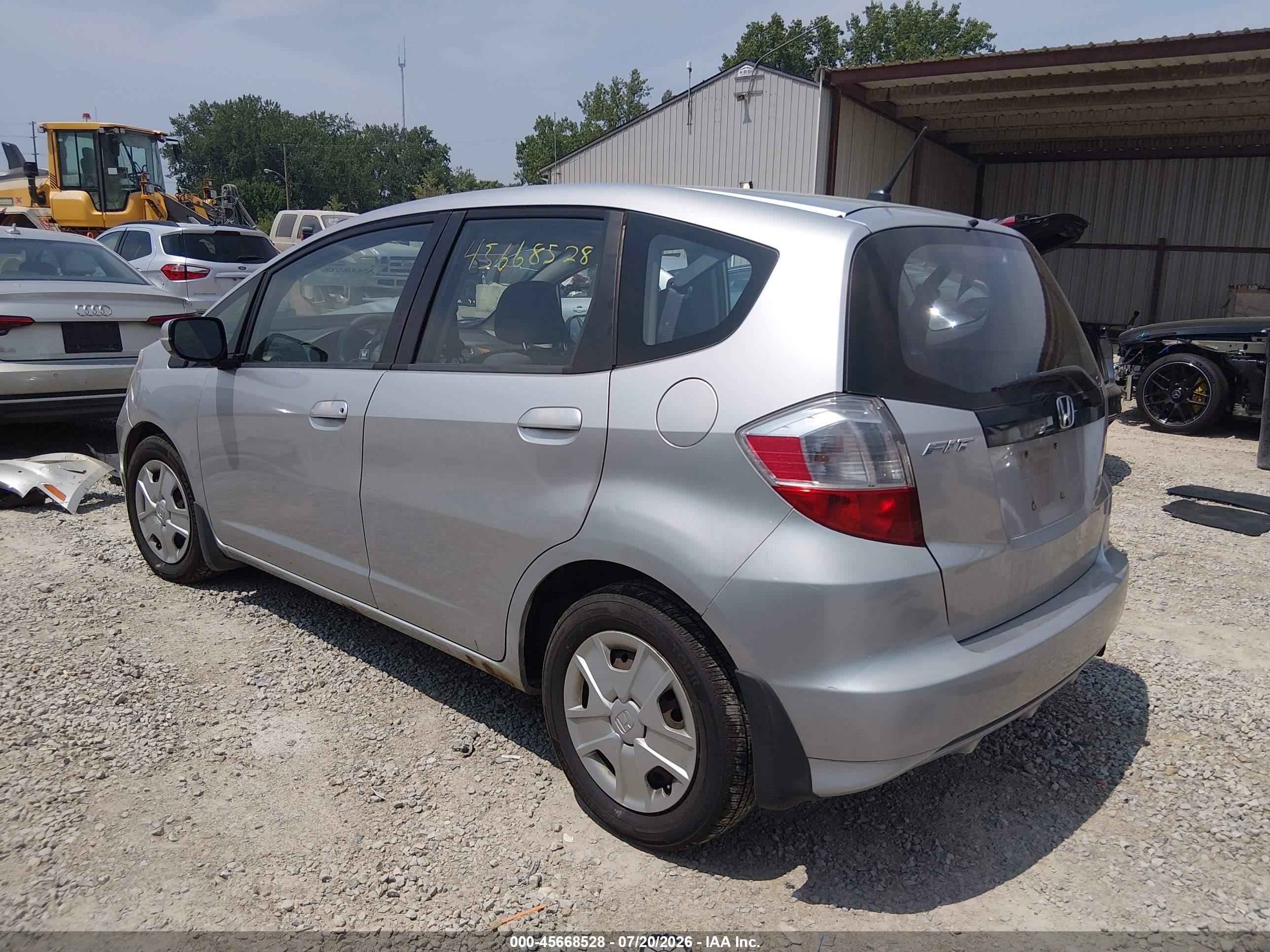 2013 Honda Fit   Silver vin: JHMGE8H30DC073949