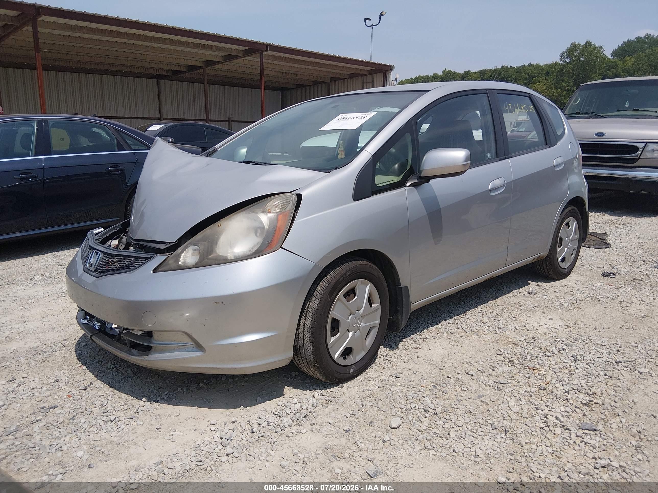2013 Honda Fit   Silver vin: JHMGE8H30DC073949