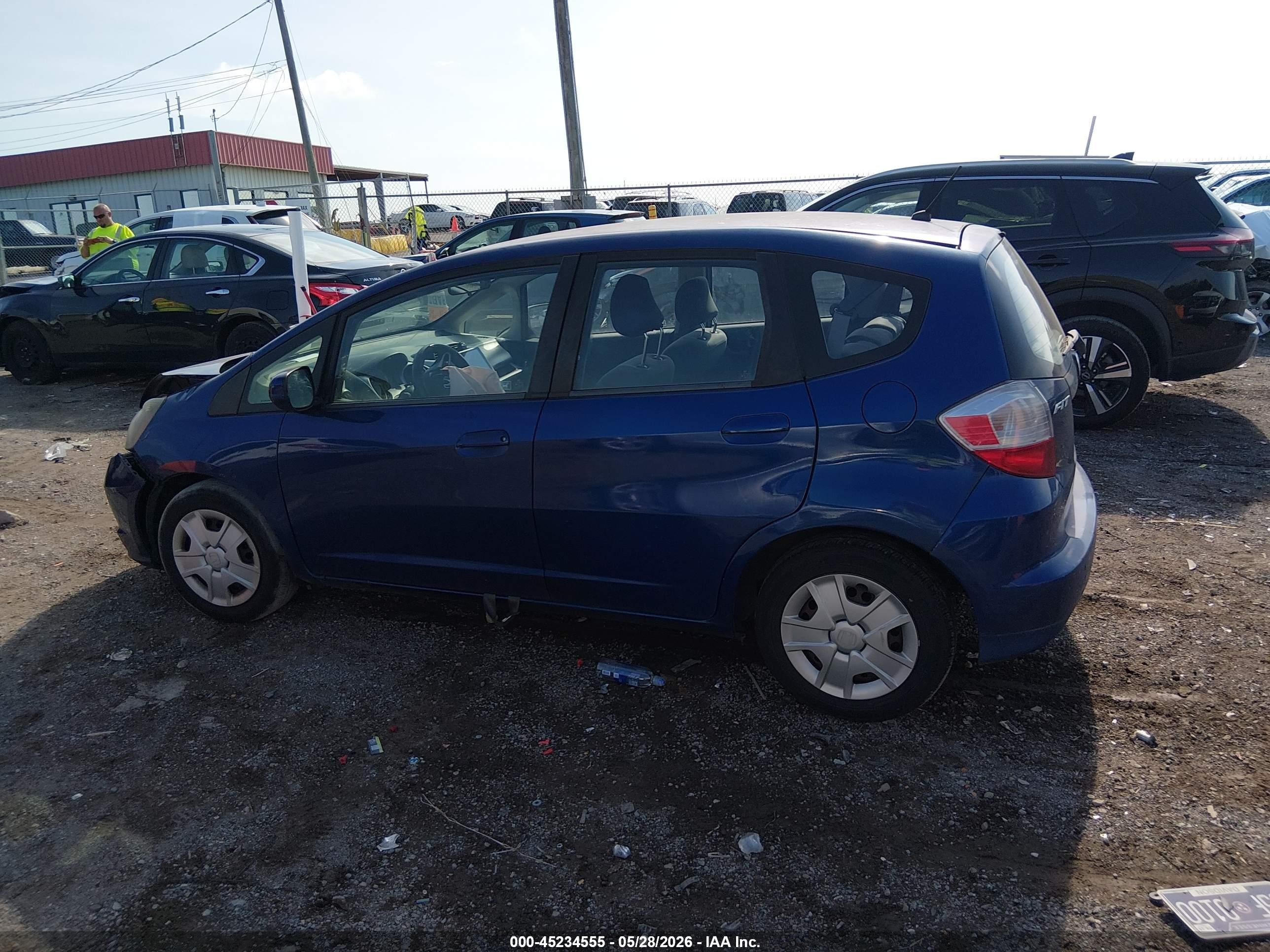 2013 Honda Fit   Gray vin: JHMGE8H30DC078262