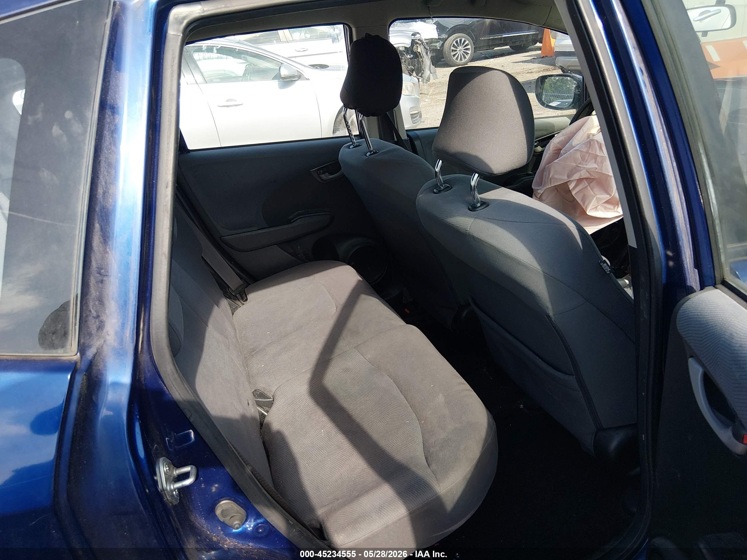 2013 Honda Fit   Gray vin: JHMGE8H30DC078262