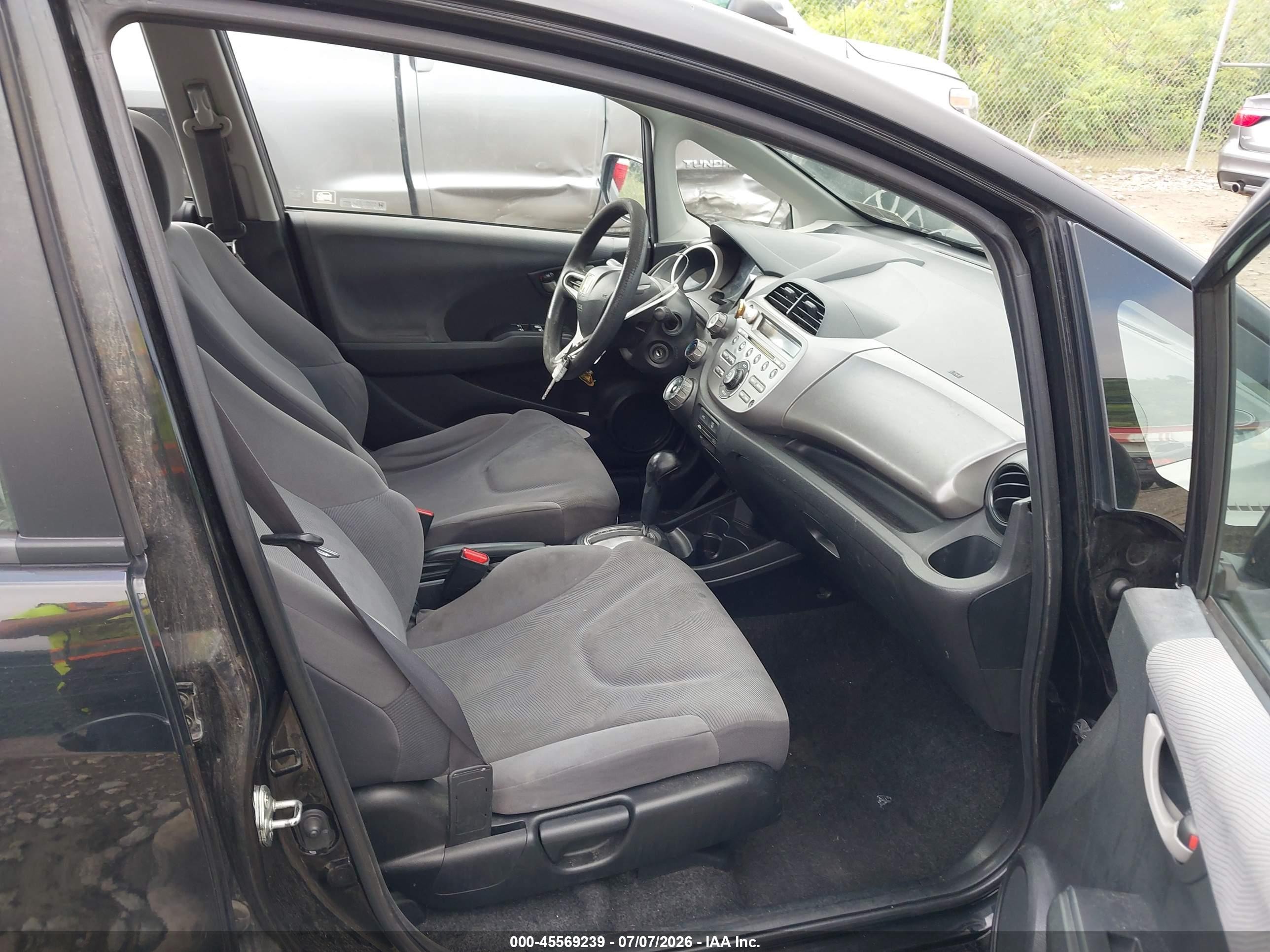 2011 Honda Fit   Black vin: JHMGE8H31BC010646