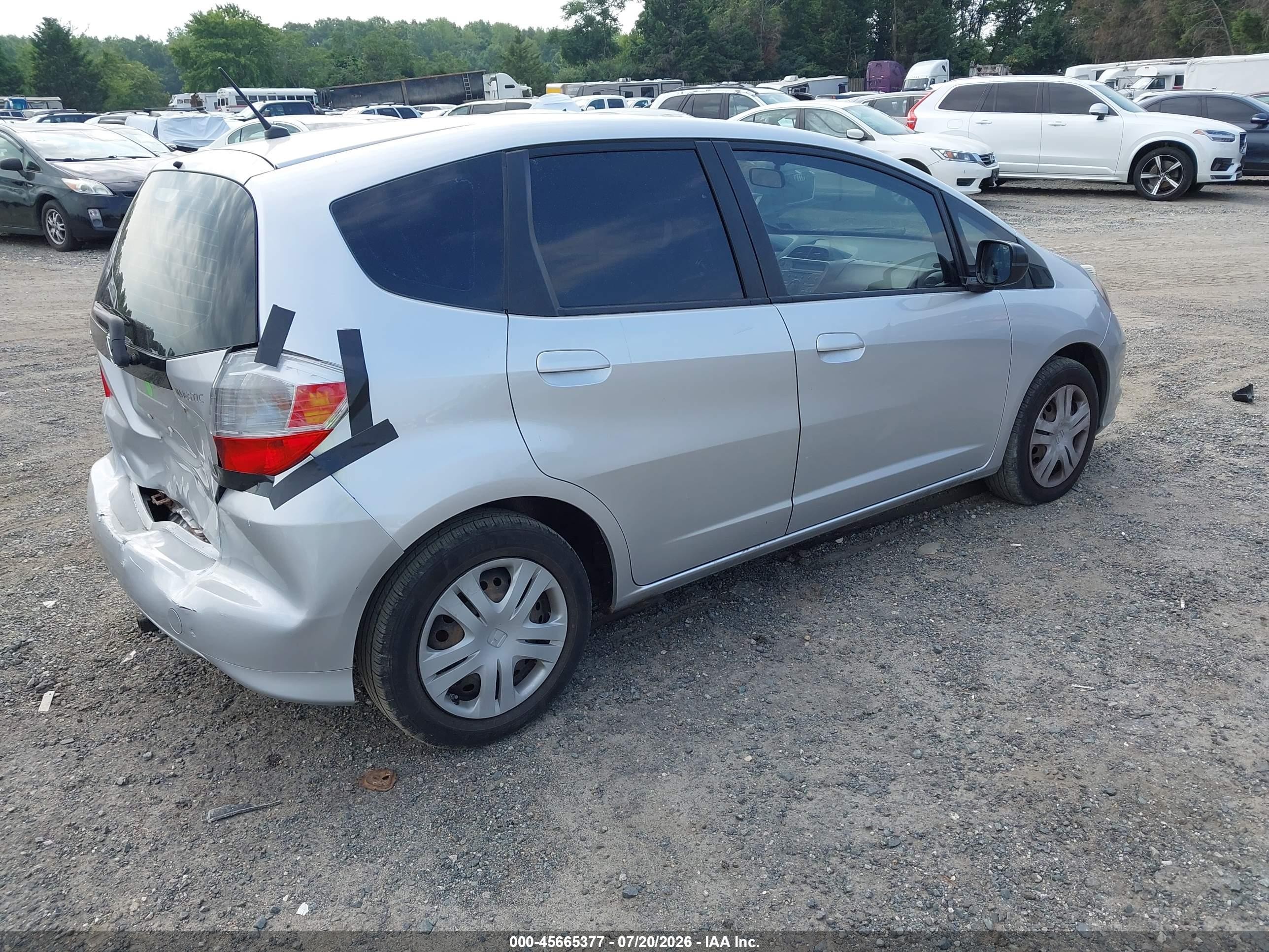 2011 Honda Fit   Silver vin: JHMGE8H31BC013451