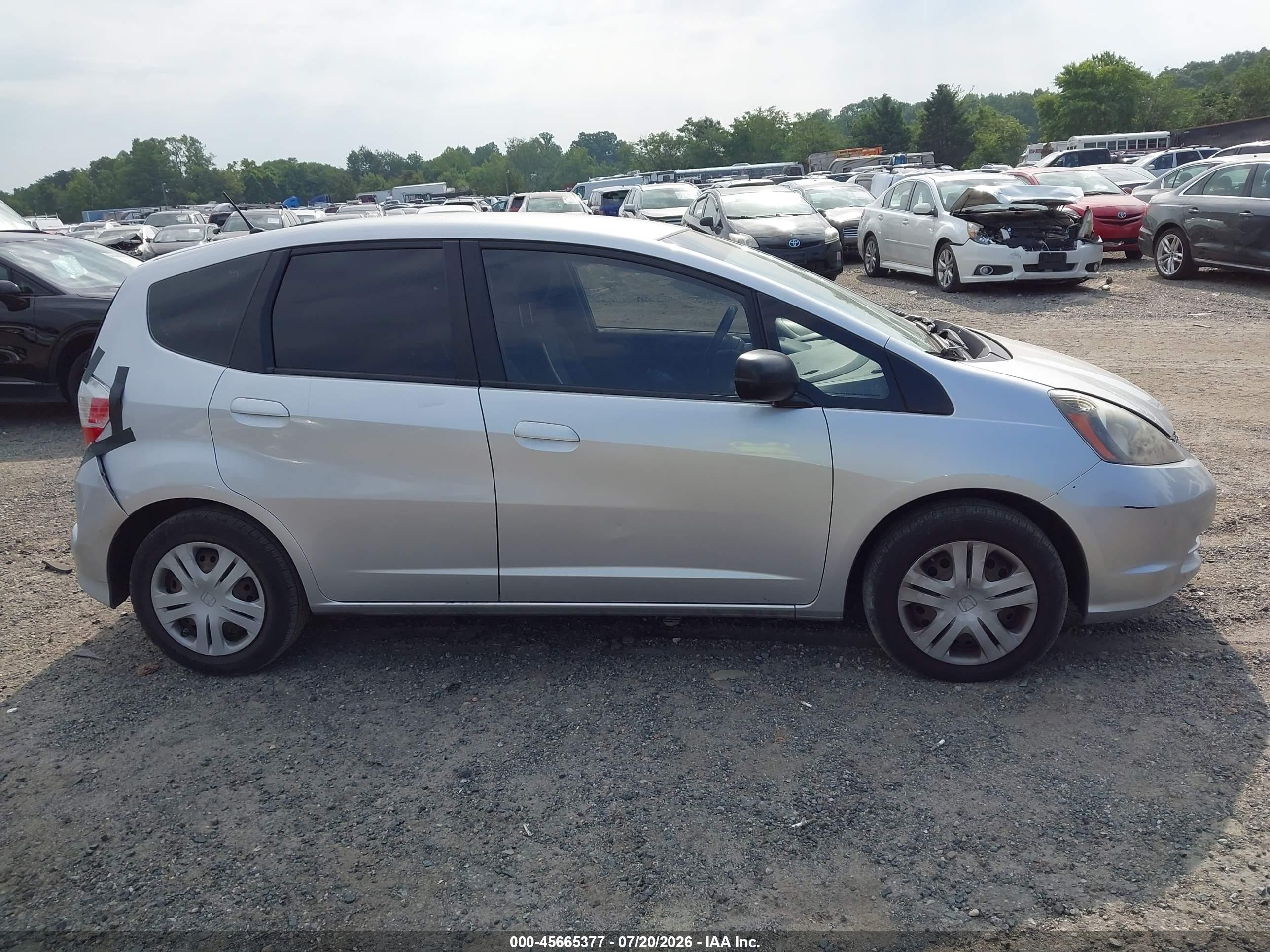 2011 Honda Fit   Silver vin: JHMGE8H31BC013451