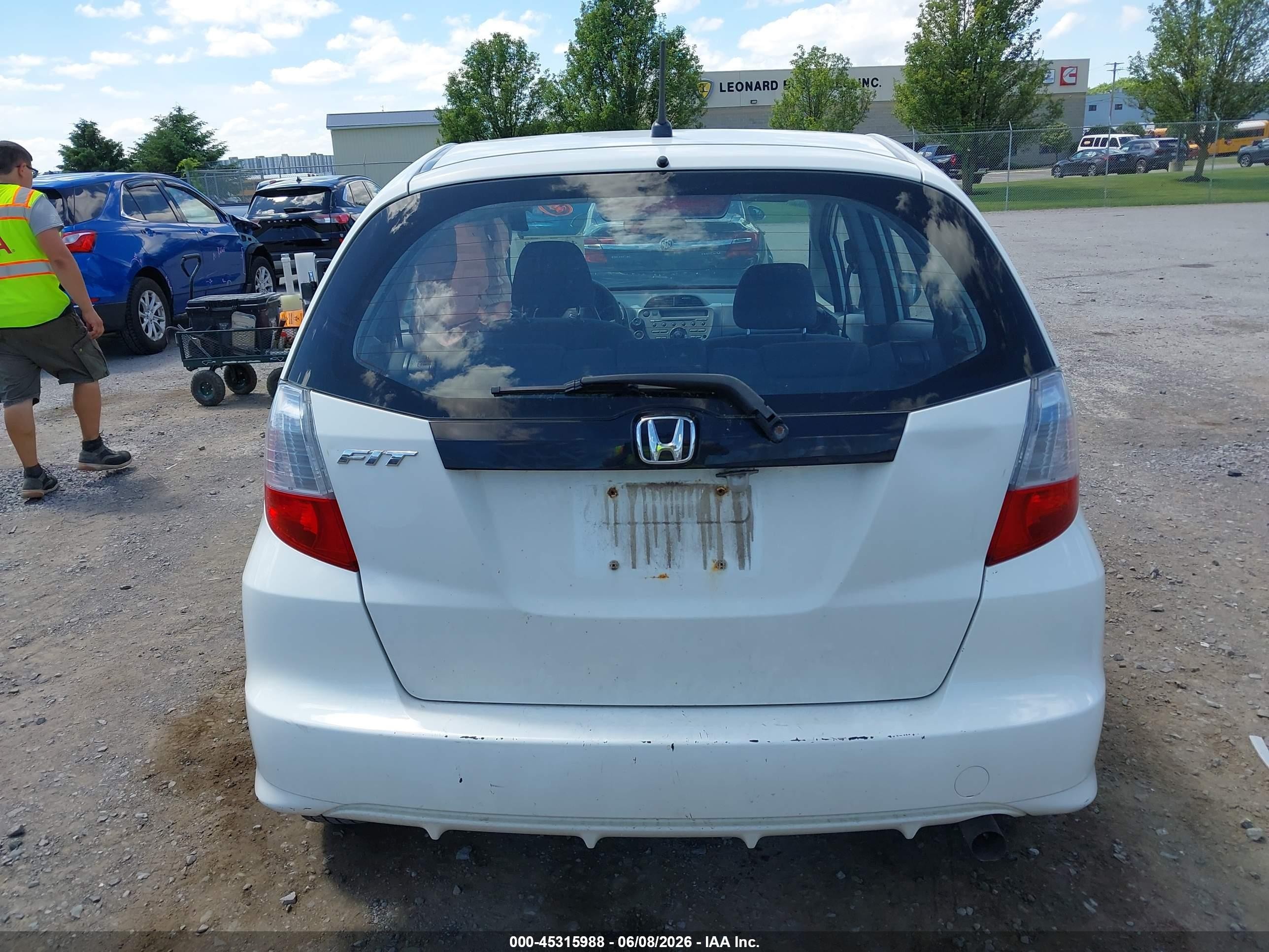 2011 Honda Fit   White vin: JHMGE8H31BC023736
