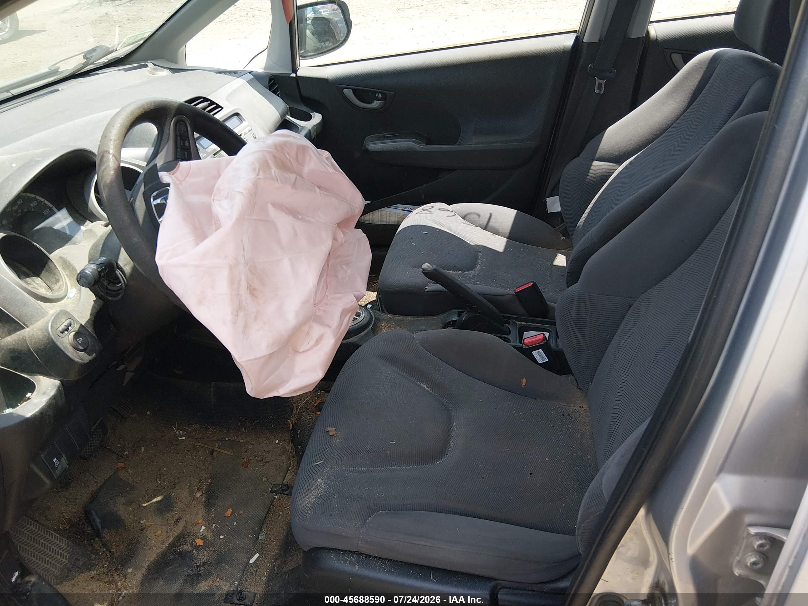 2011 Honda Fit Silver vin: JHMGE8H31BC028600