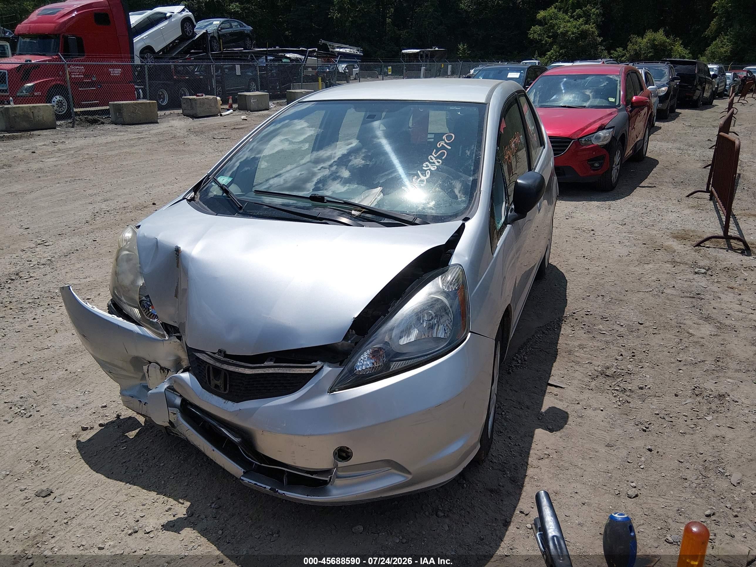 2011 Honda Fit Silver vin: JHMGE8H31BC028600