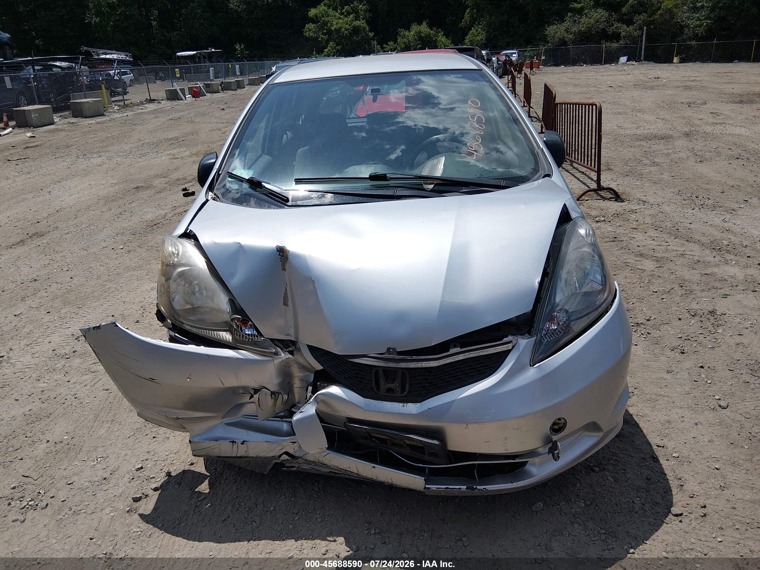 2011 Honda Fit Silver vin: JHMGE8H31BC028600