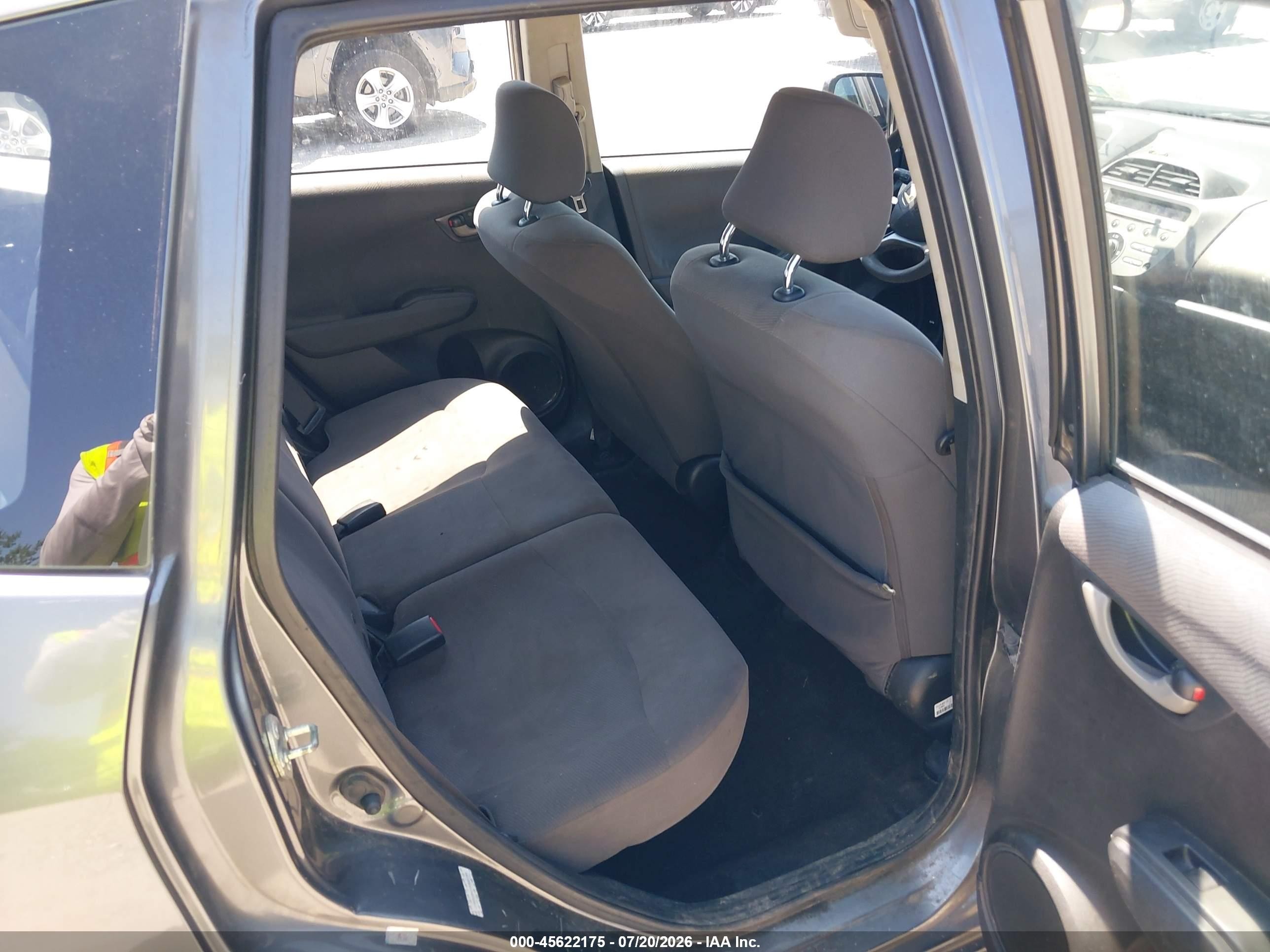 2011 Honda Fit   Gray vin: JHMGE8H31BS007395